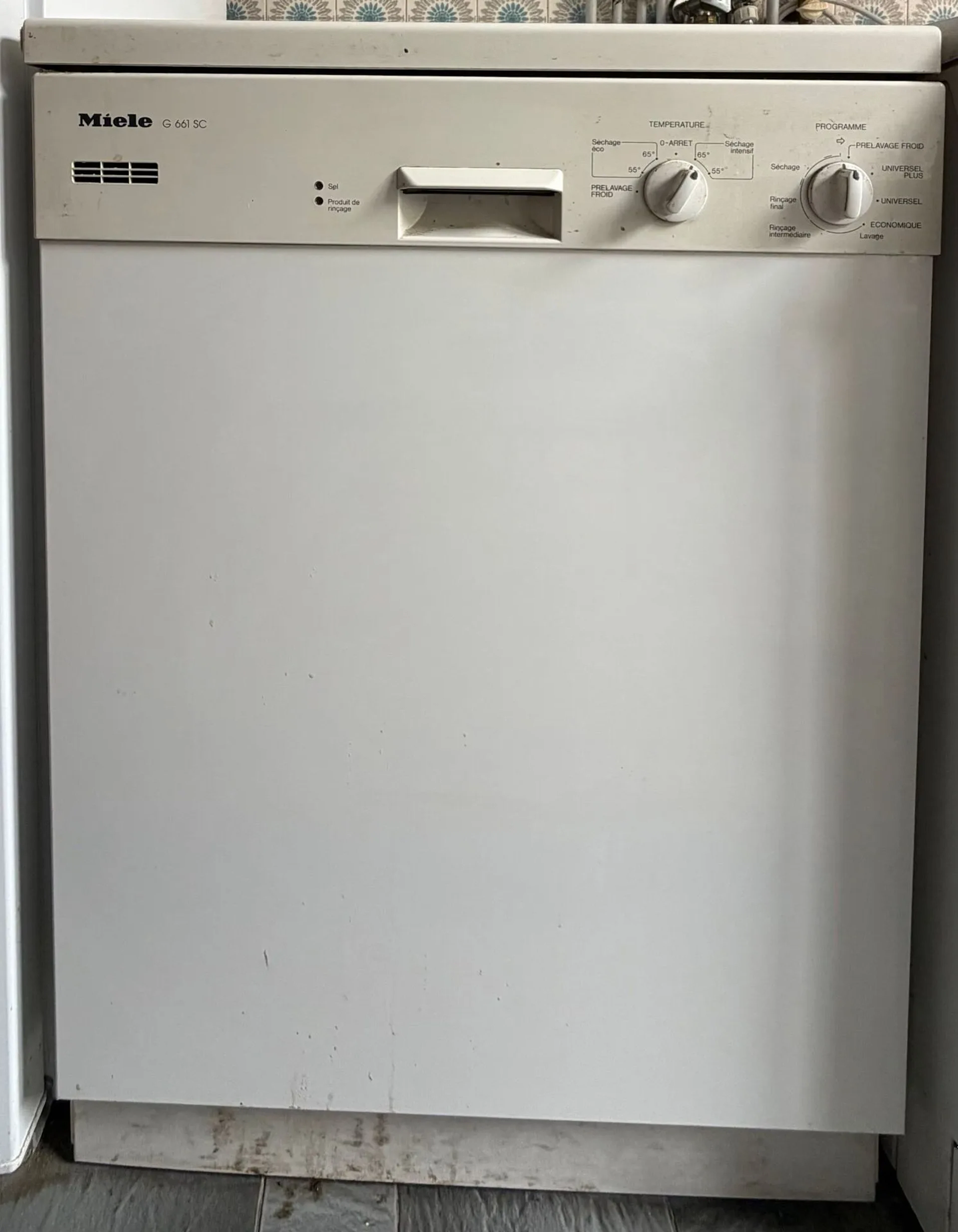 Appliance set including: - Lot 285