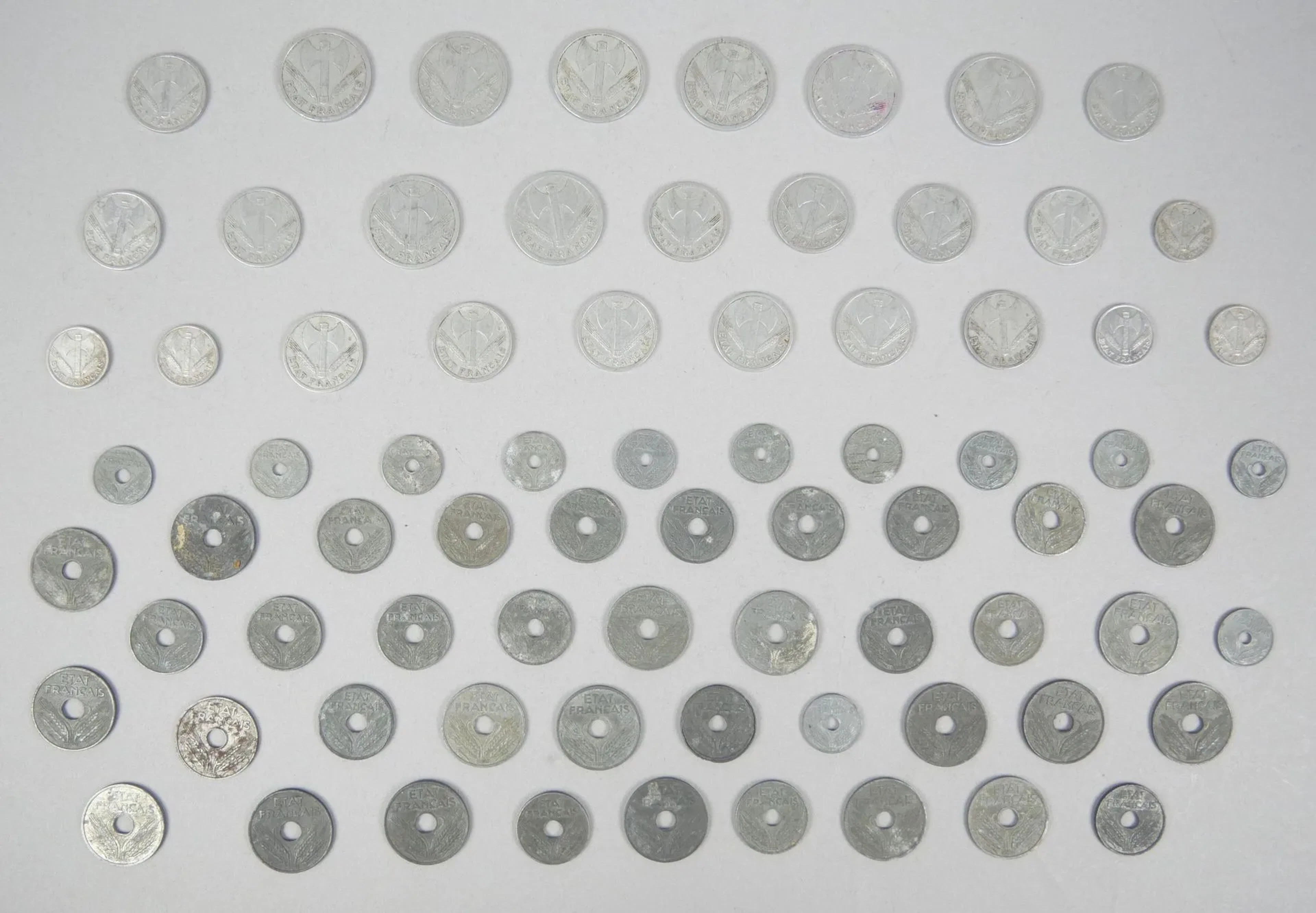 FRANCE. Set of 76 Bazor and French government coins. - Lot 97
