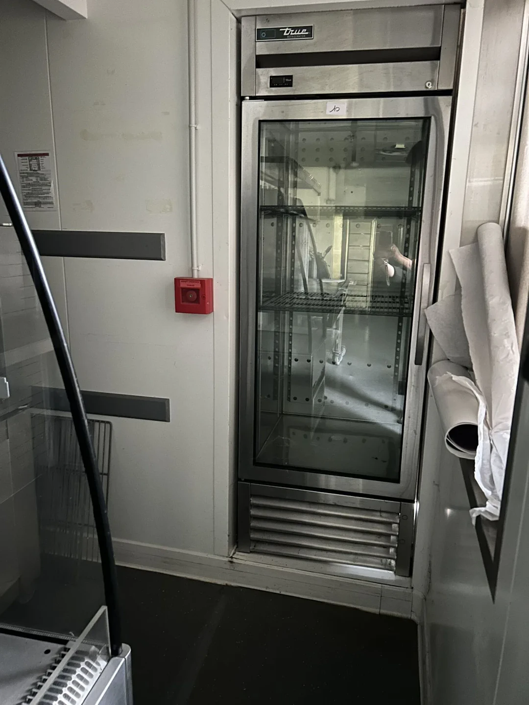 Vitrine à boissons 1 porte - TRUE REFRIGERATOR - Lot 139
