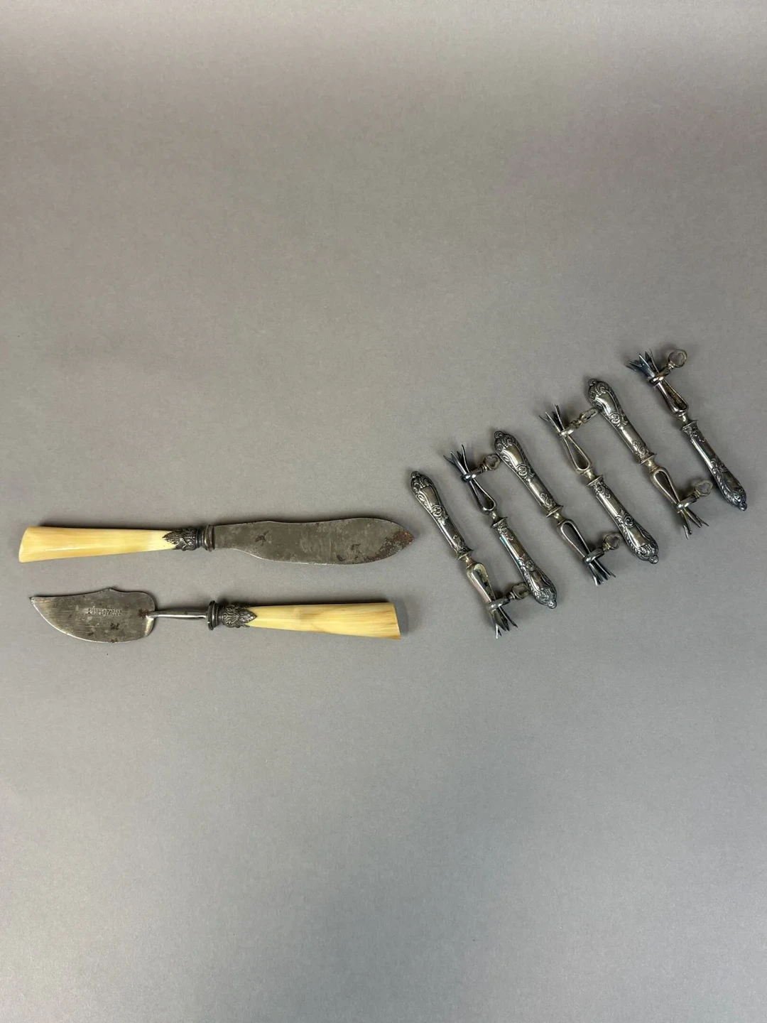 Set of 6 silver plated leg of lamb roasters - Lot 139