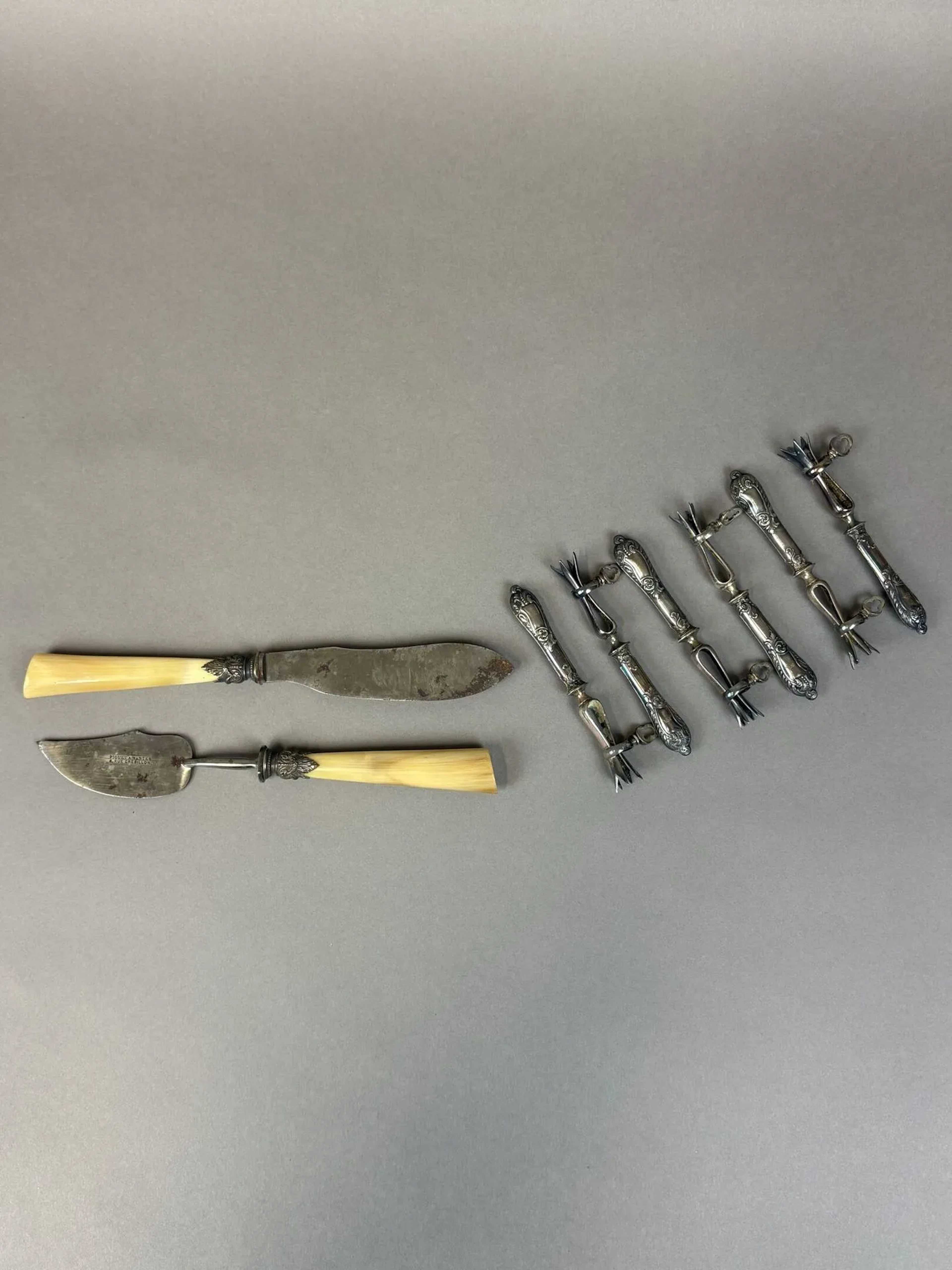 Set of 6 silver plated leg of lamb roasters - Lot 139