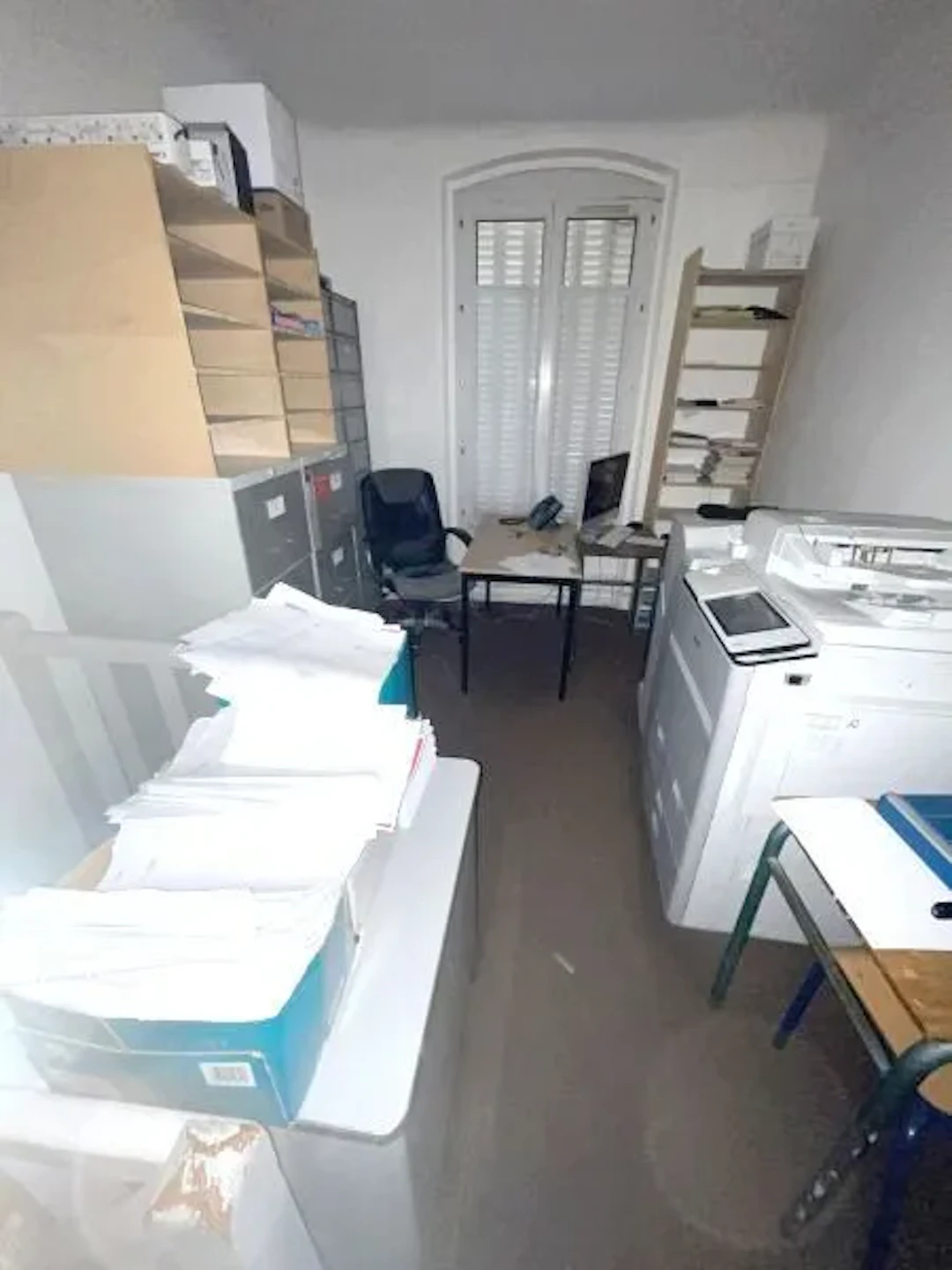 Ensemble de mobilier du bureau comprenant: - Lot 3