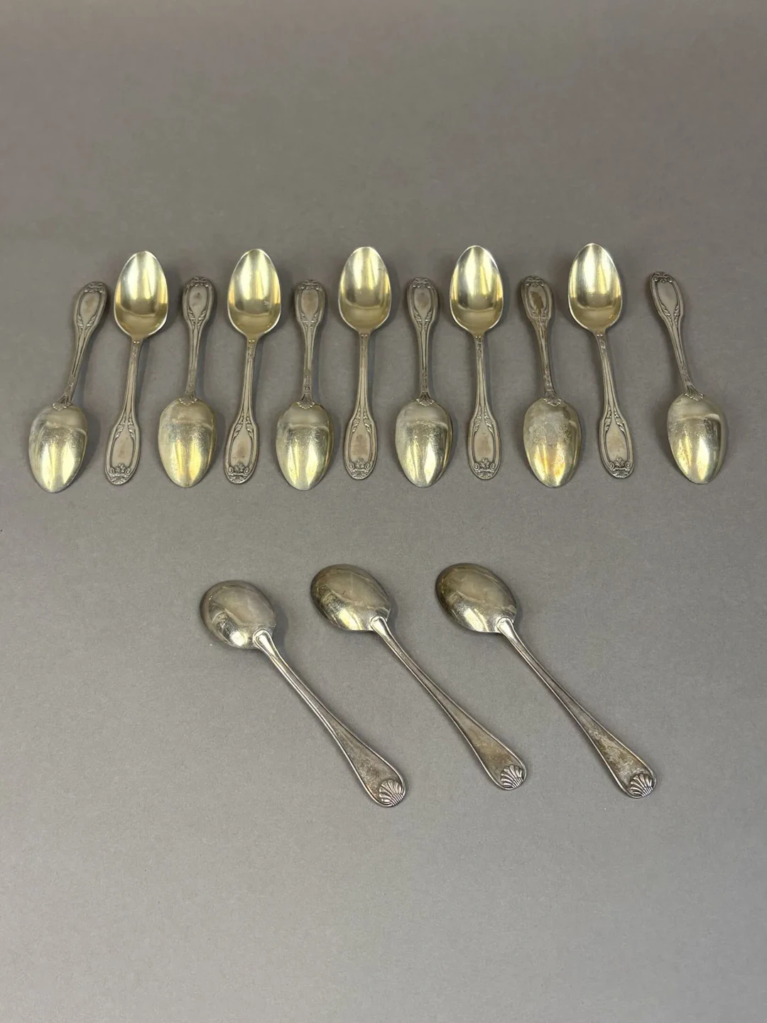 Set of 11 silver-plated mocha spoons decorated with laurel l - Lot 137