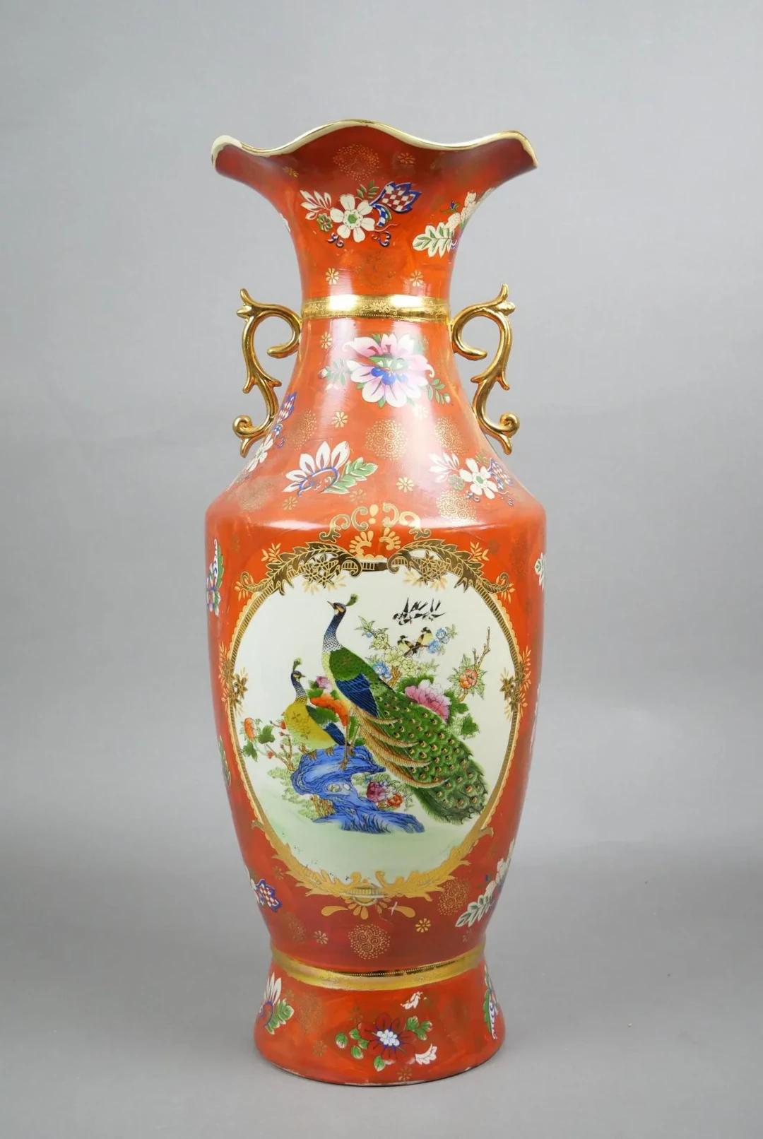 Porcelain baluster vase with polychrome enamel decoration fe - Lot 177
