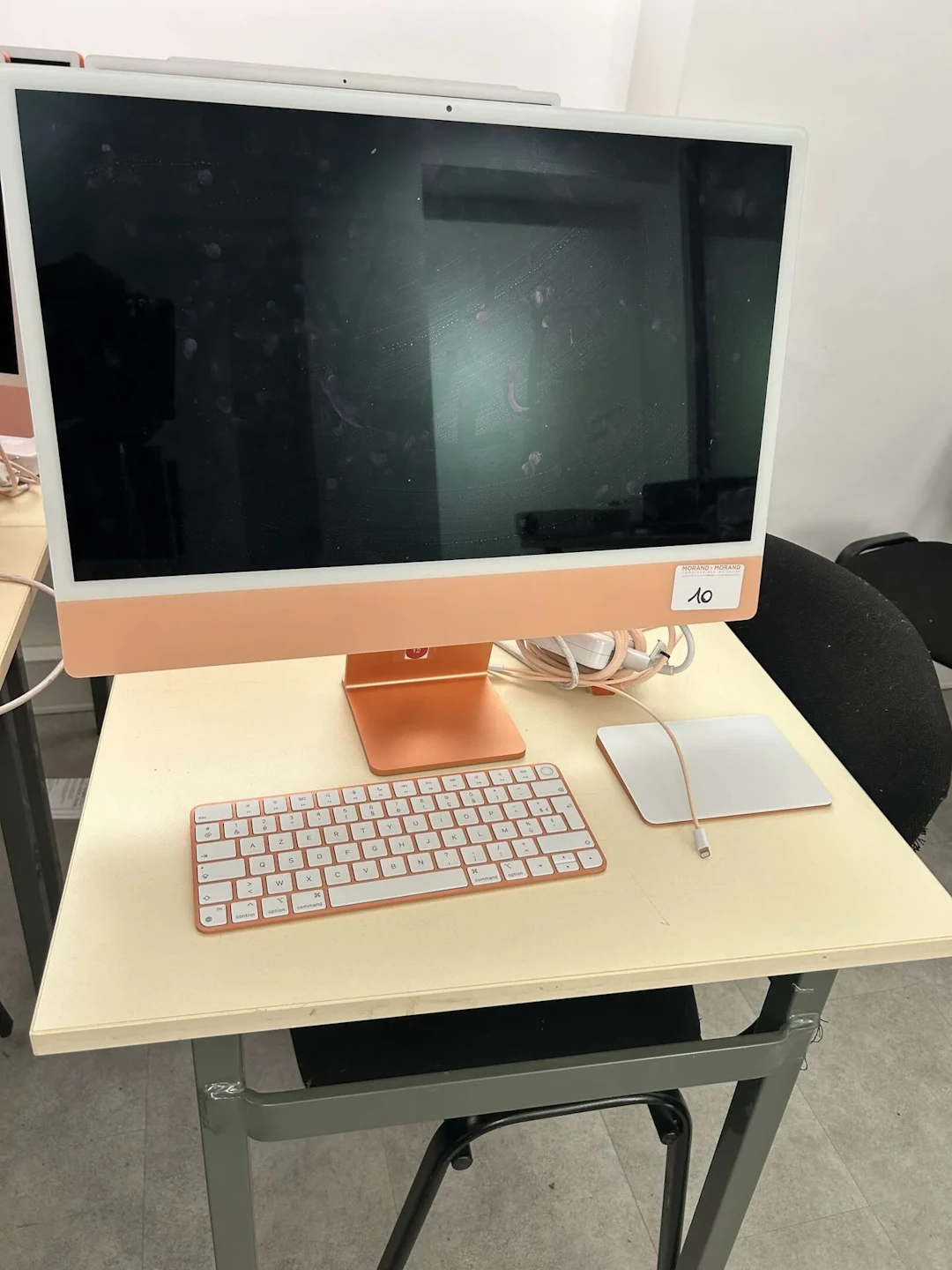 1 iMac modèle A2873, numéro de série G6V5V41X75 - Lot 10