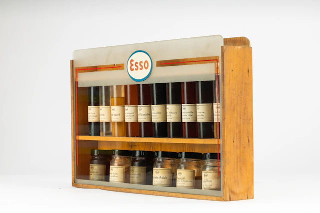 Esso – Sample display cabinet No reserve