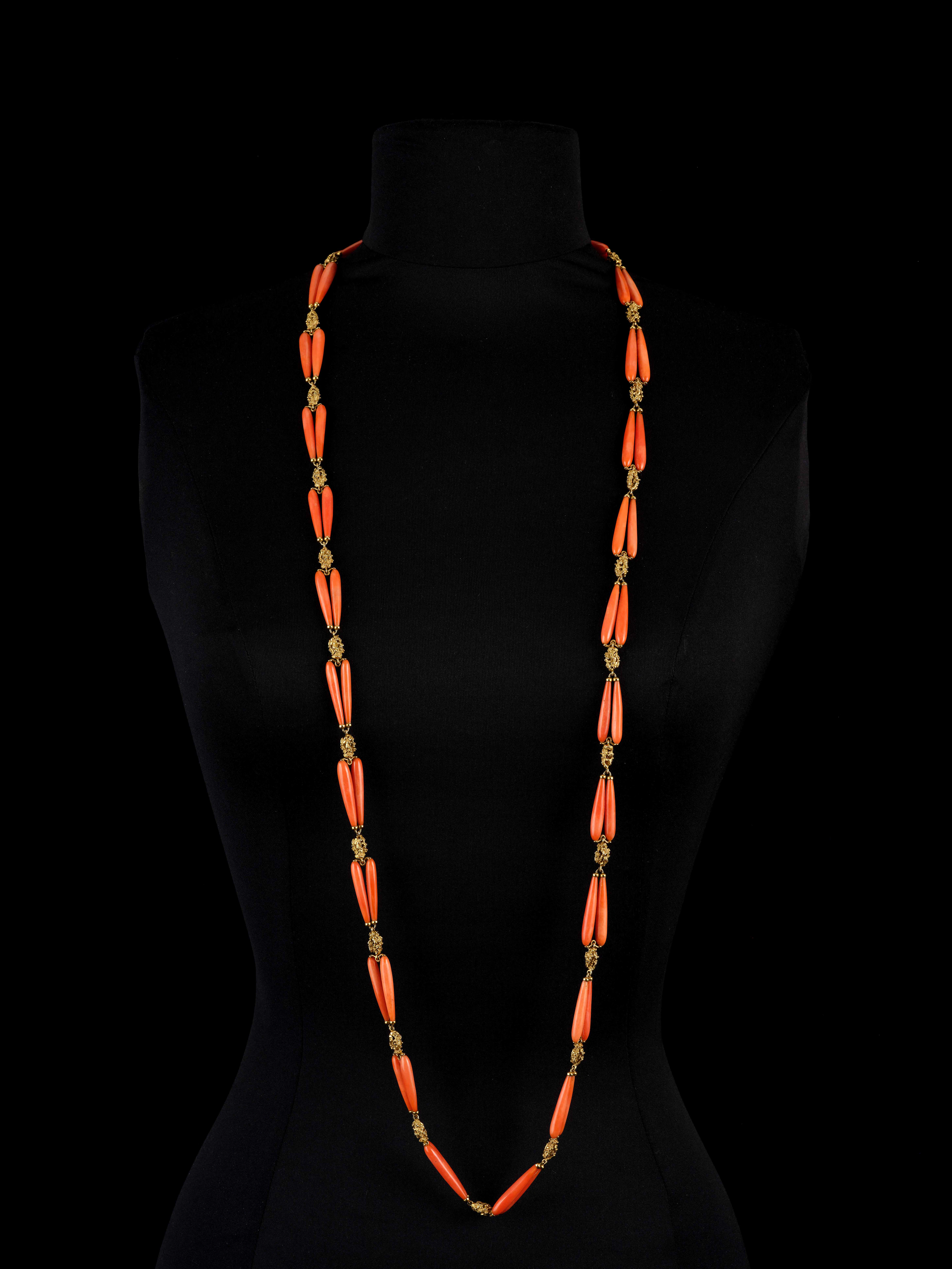 - COLLIER EN CORAIL ET OR 18 KT