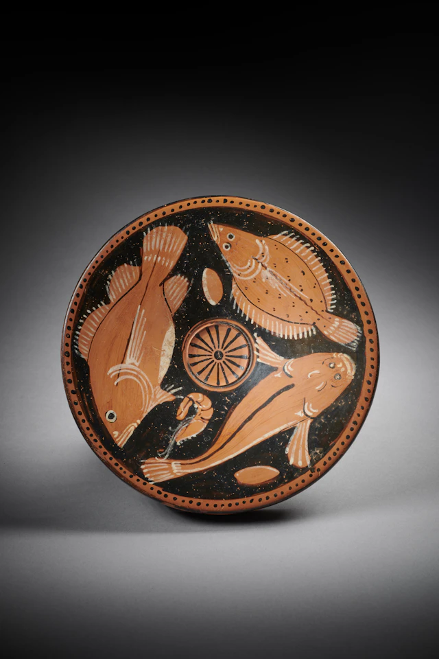 An Apulian red-figured fish plate