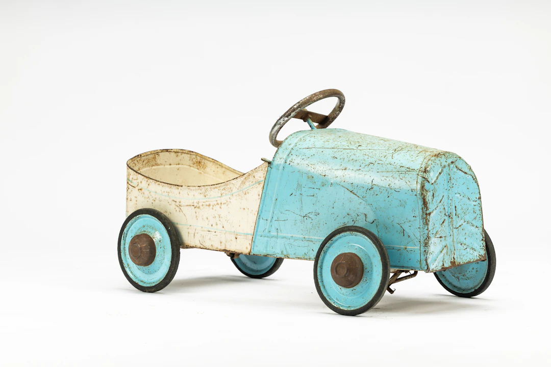 Children's pedal car No reserve