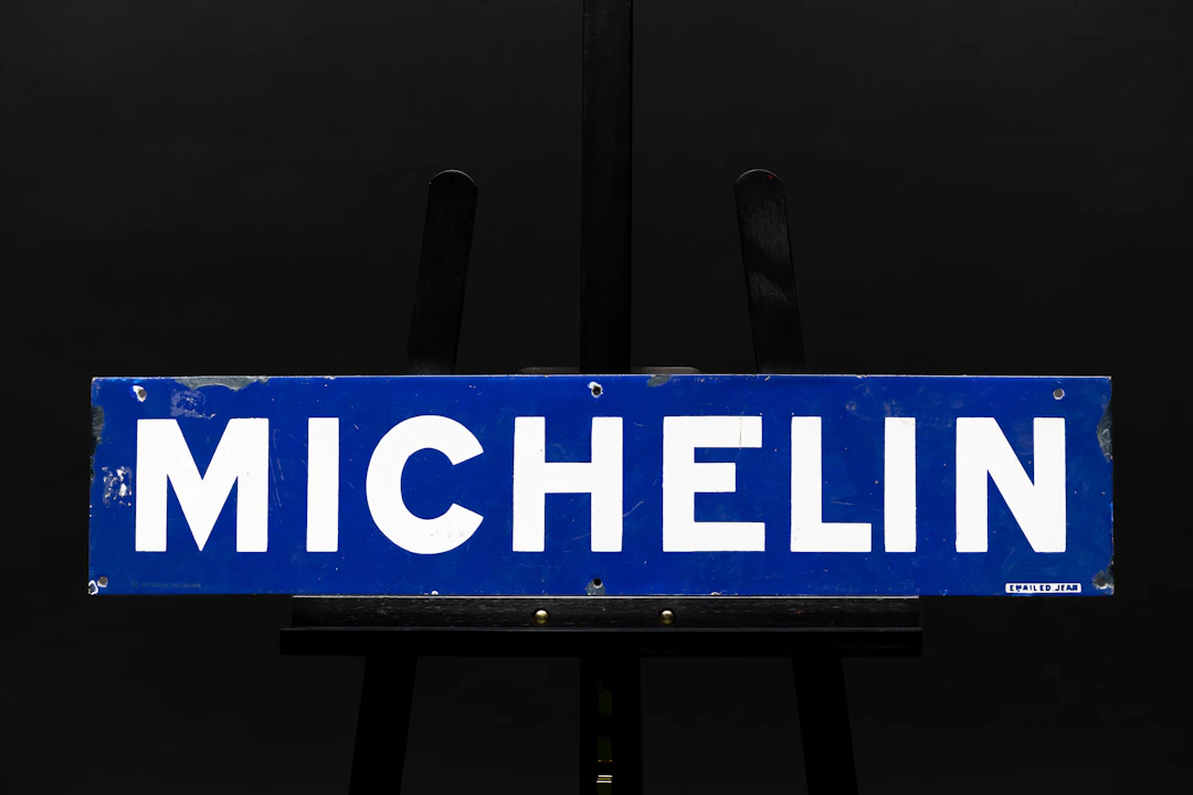 Michelin – Enamelled sign No reserve