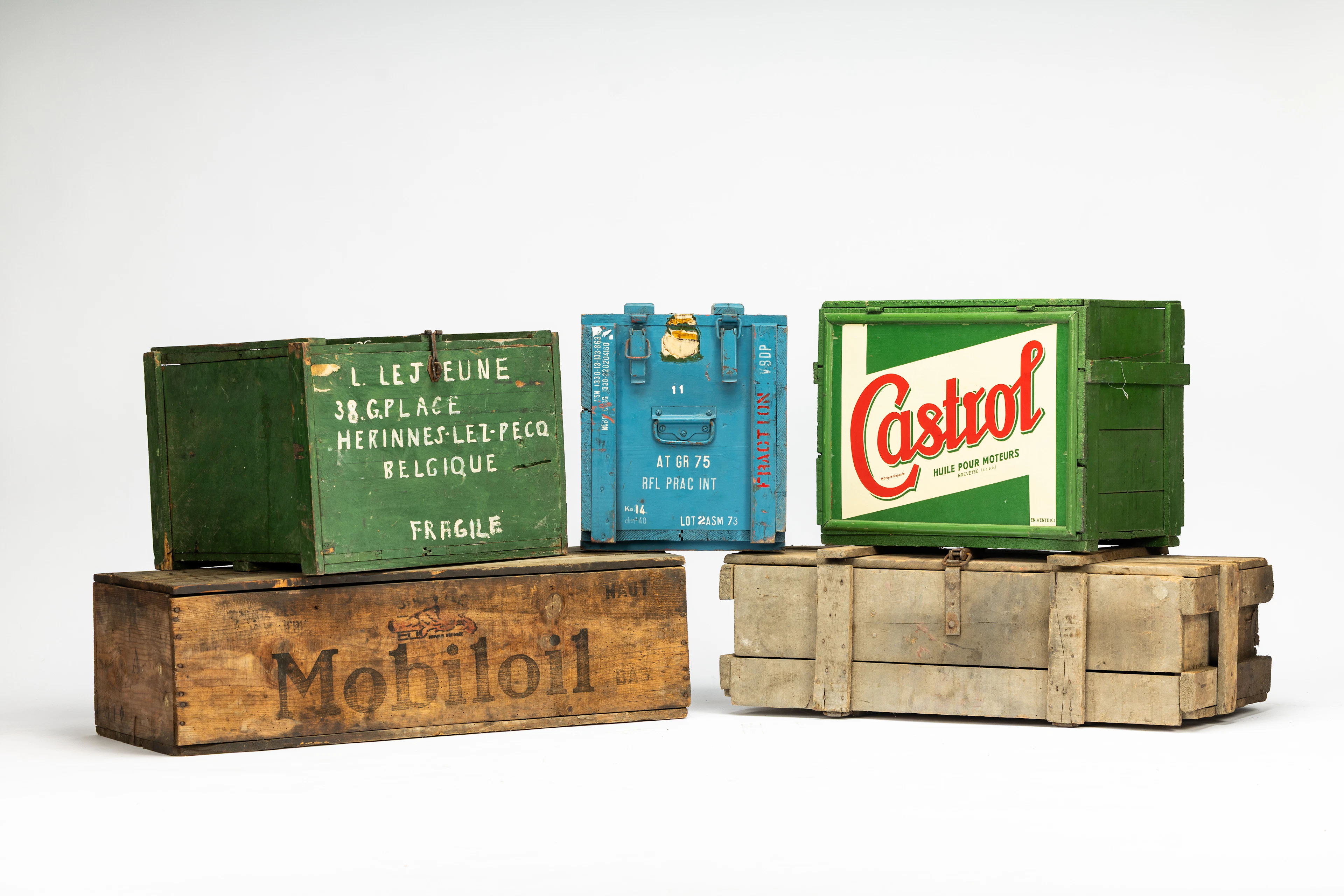 Wooden crates No reserve
