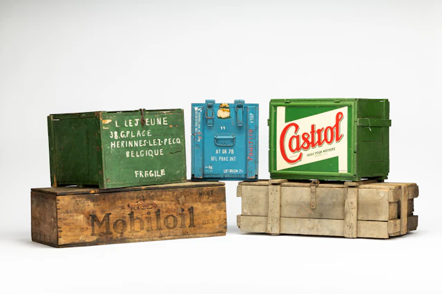 Wooden crates No reserve