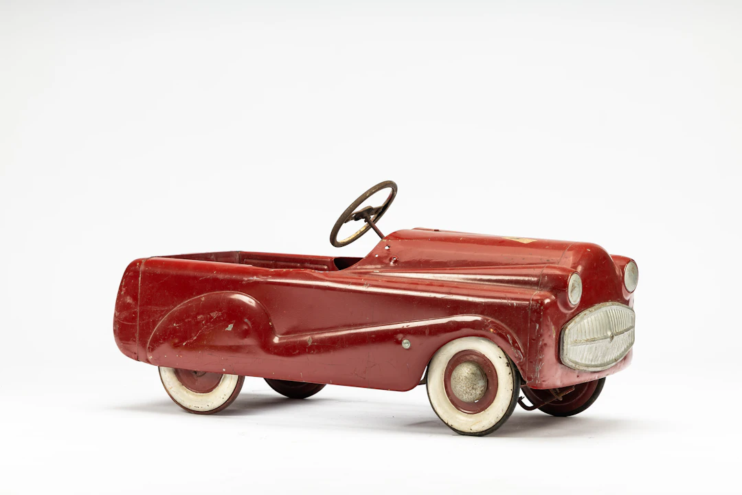 Children's pedal car No reserve