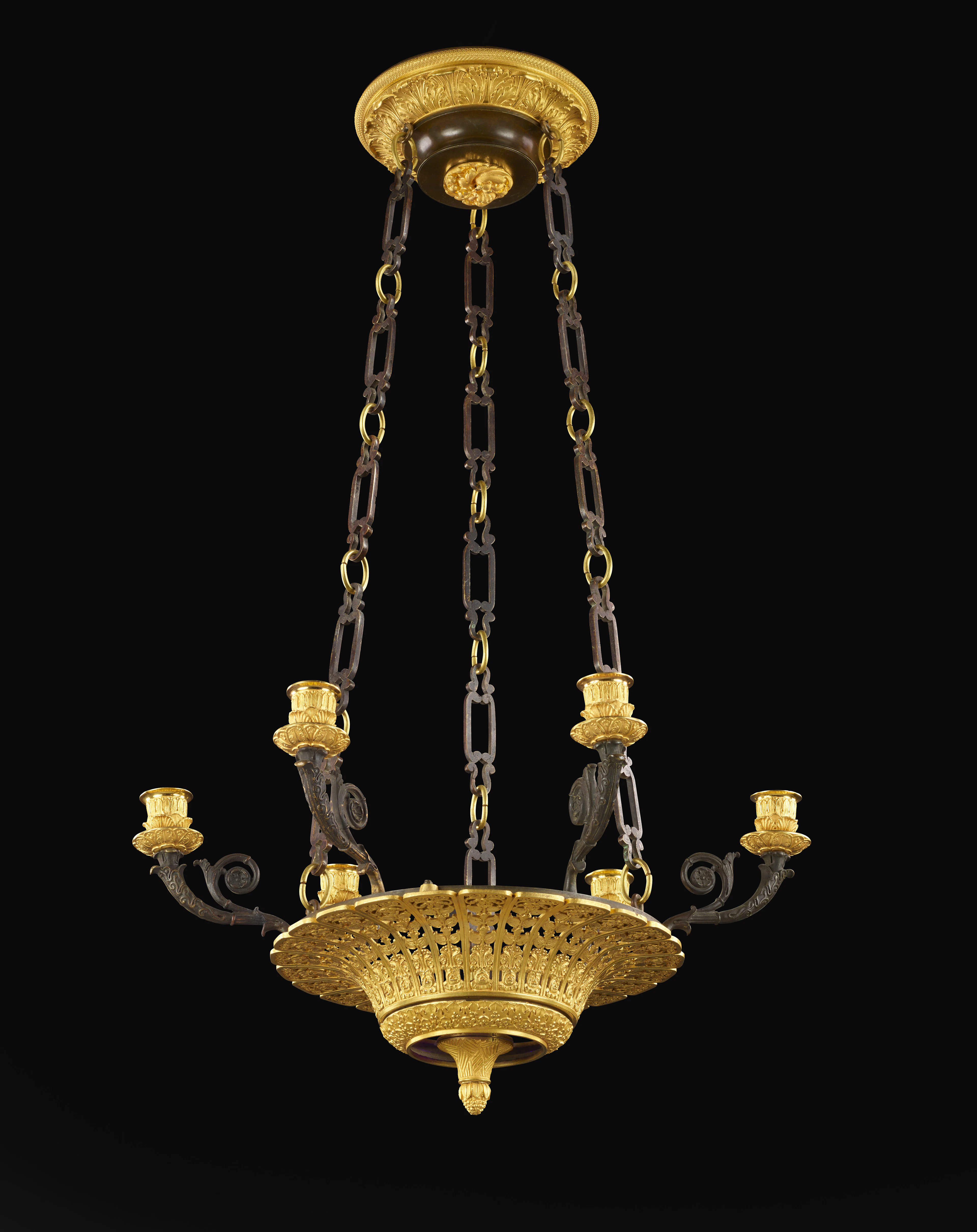 LUSTRE D'ÉPOQUE NÉOCLASSIQUE, TRAVAIL ALLEMAND OU SUÉDOIS