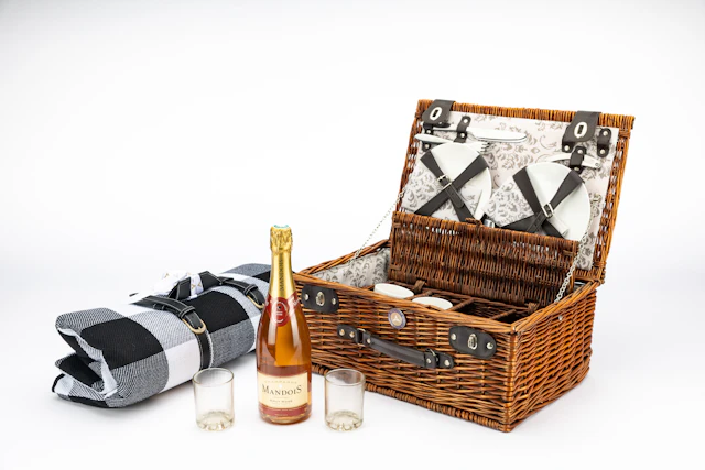 Picnic set for two people No reserve