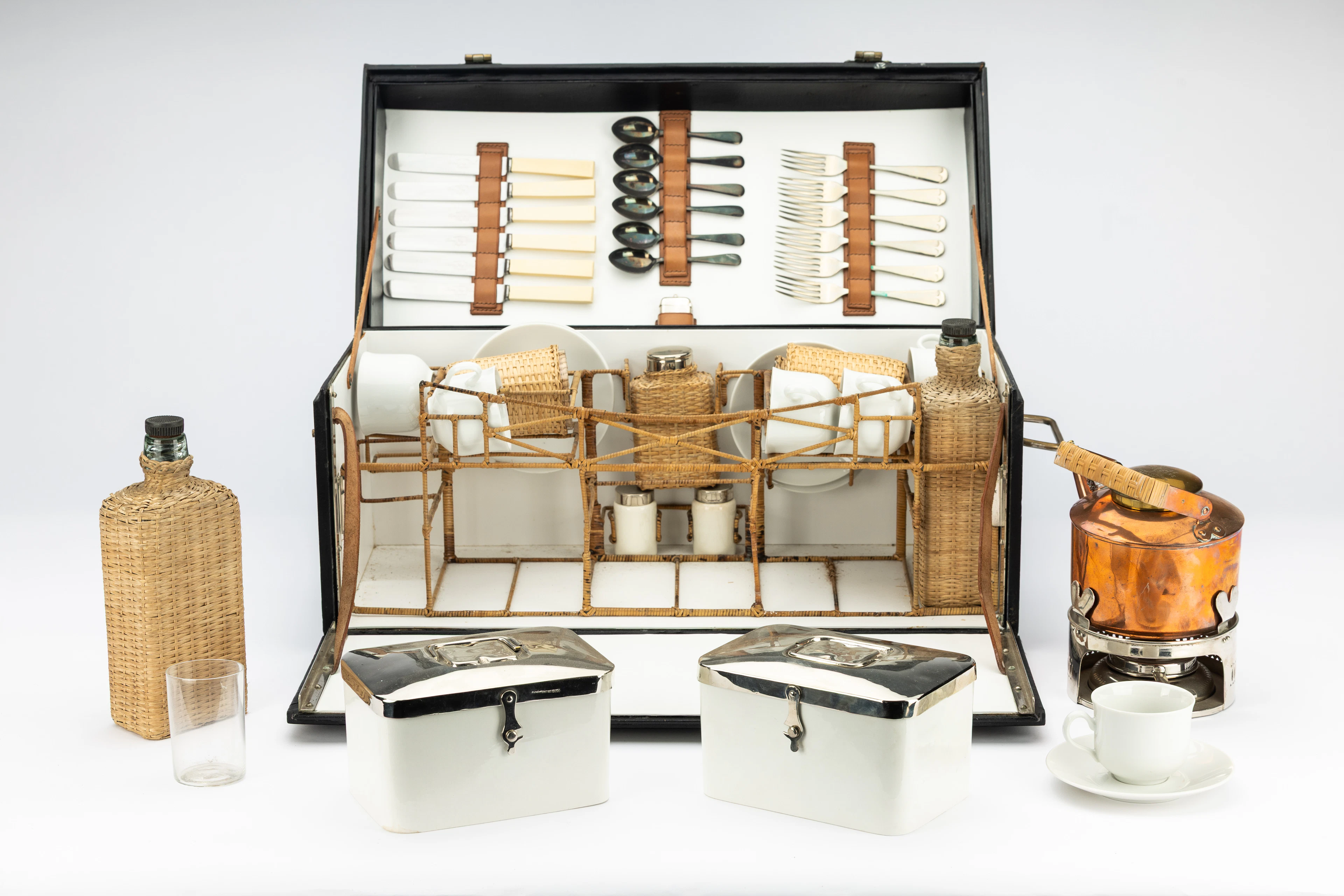 Finnigans London – Picnic trunk for 6 persons