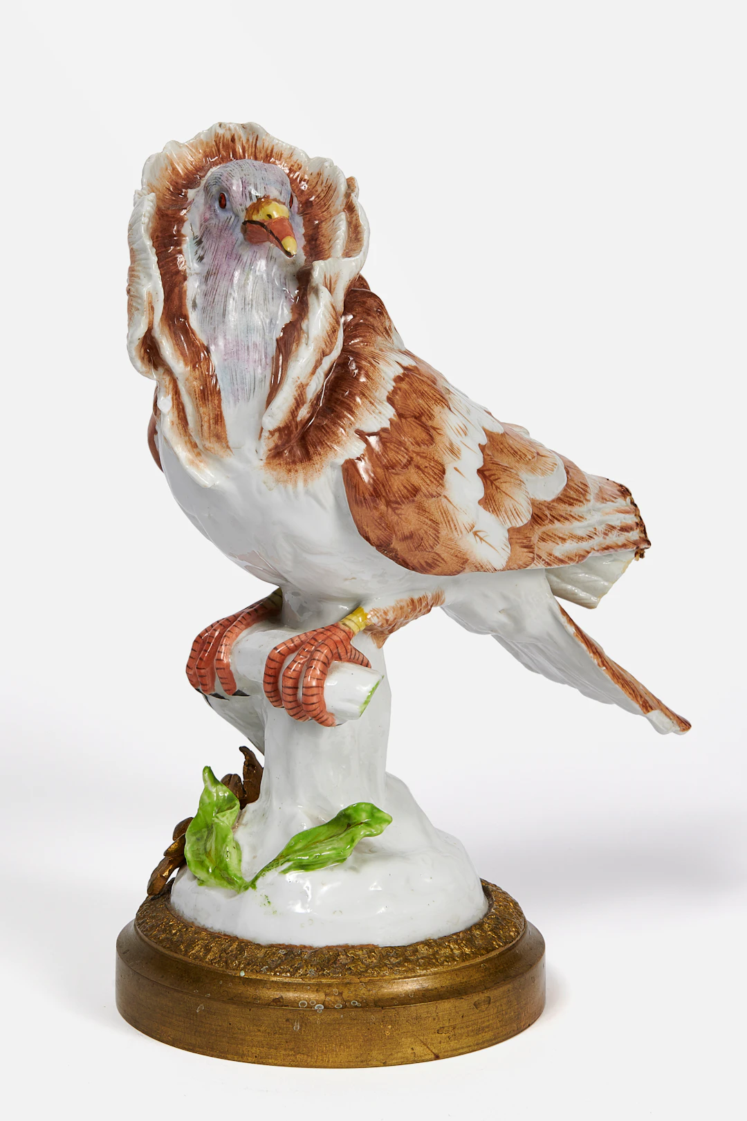 TOURTERELLE EN PORCELAINE ET BRONZE DORÉ DANS LE STYLE DE MEISSEN
