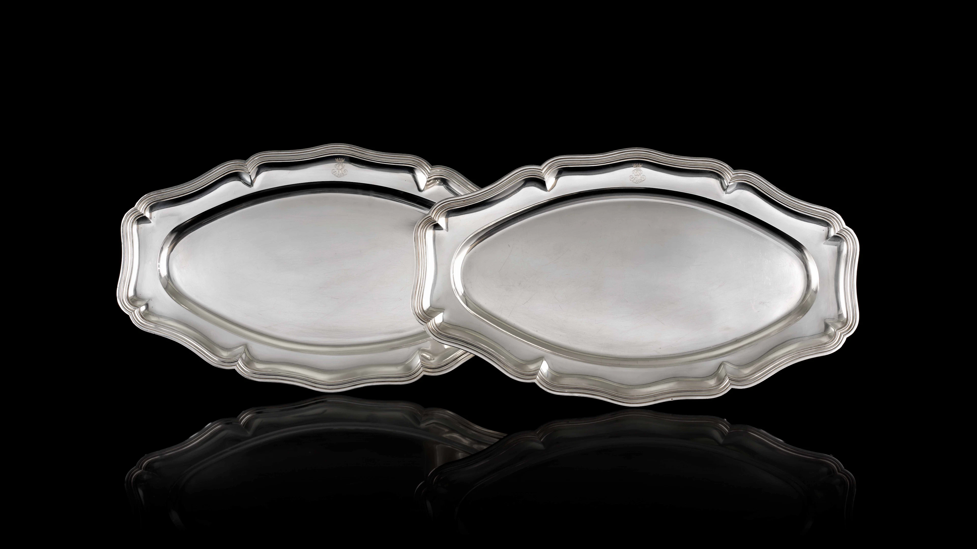 PAIRE DE PLATS À POISSON EN ARGENT