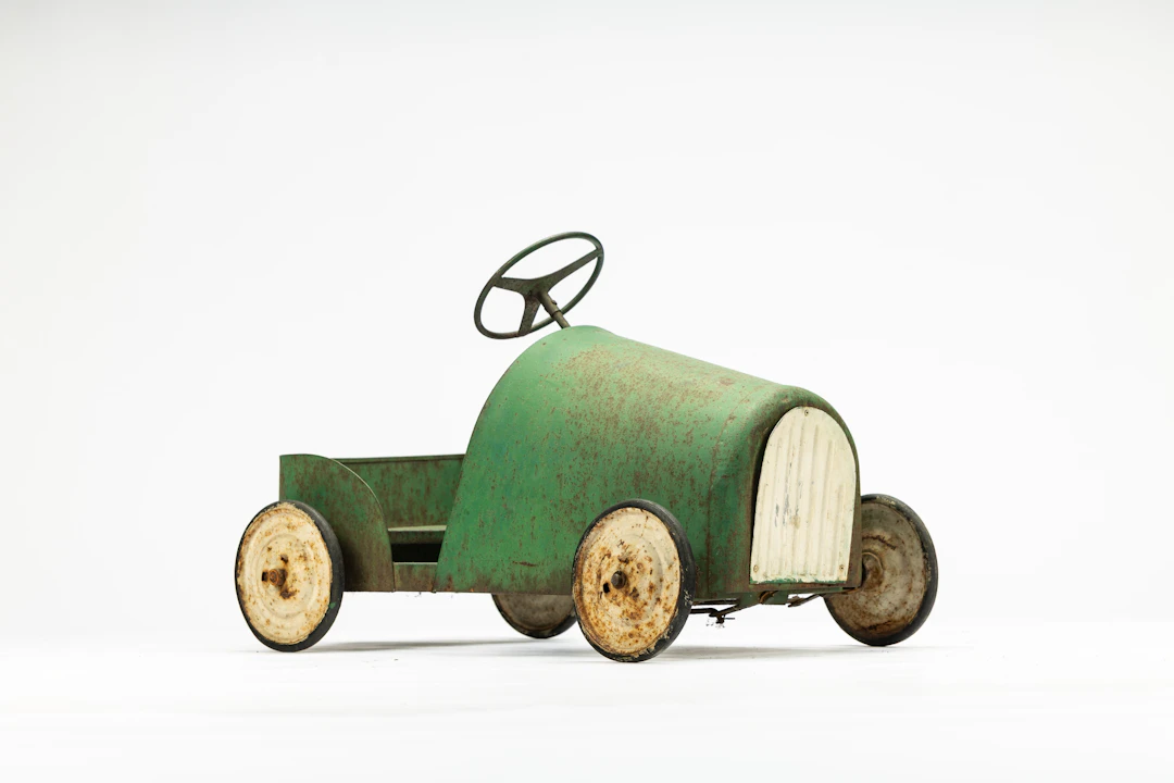 Children's pedal car No reserve