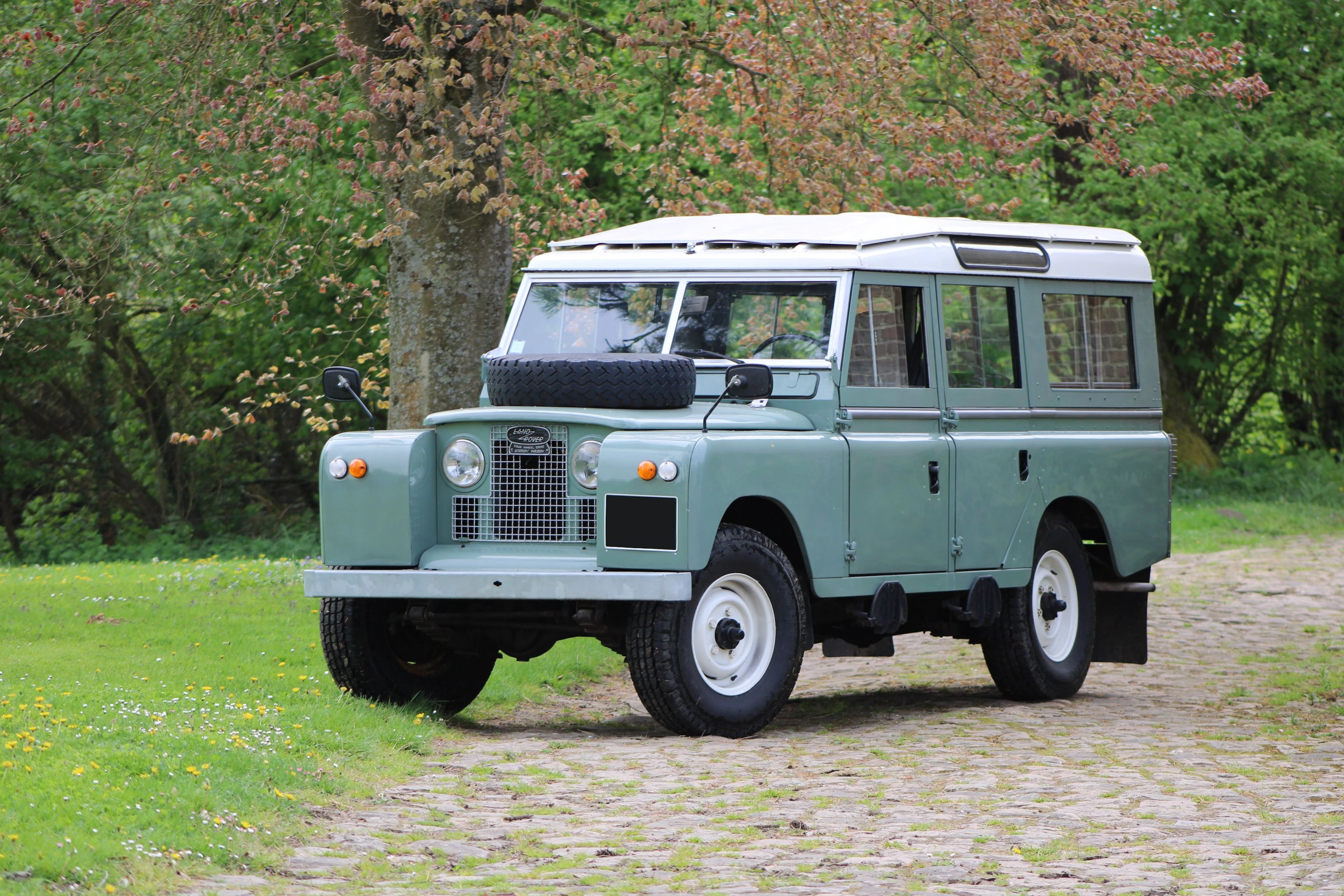 1970 Land Rover 109 Série IIA Station Wagon No reserve