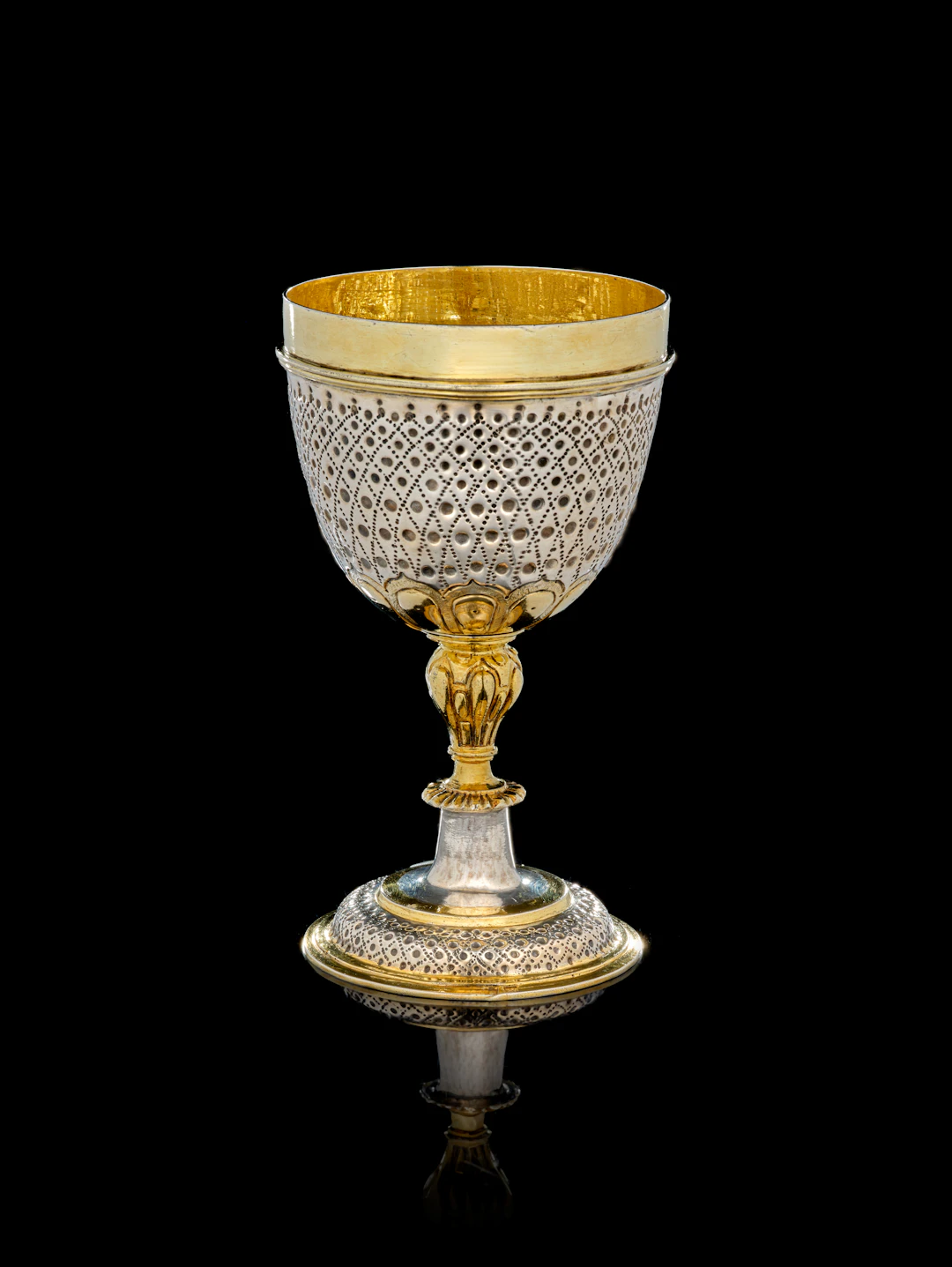 A Swiss parce-gilt silver cup, Hans Heinrich I Kilchsperger, Zurich, circa 1620