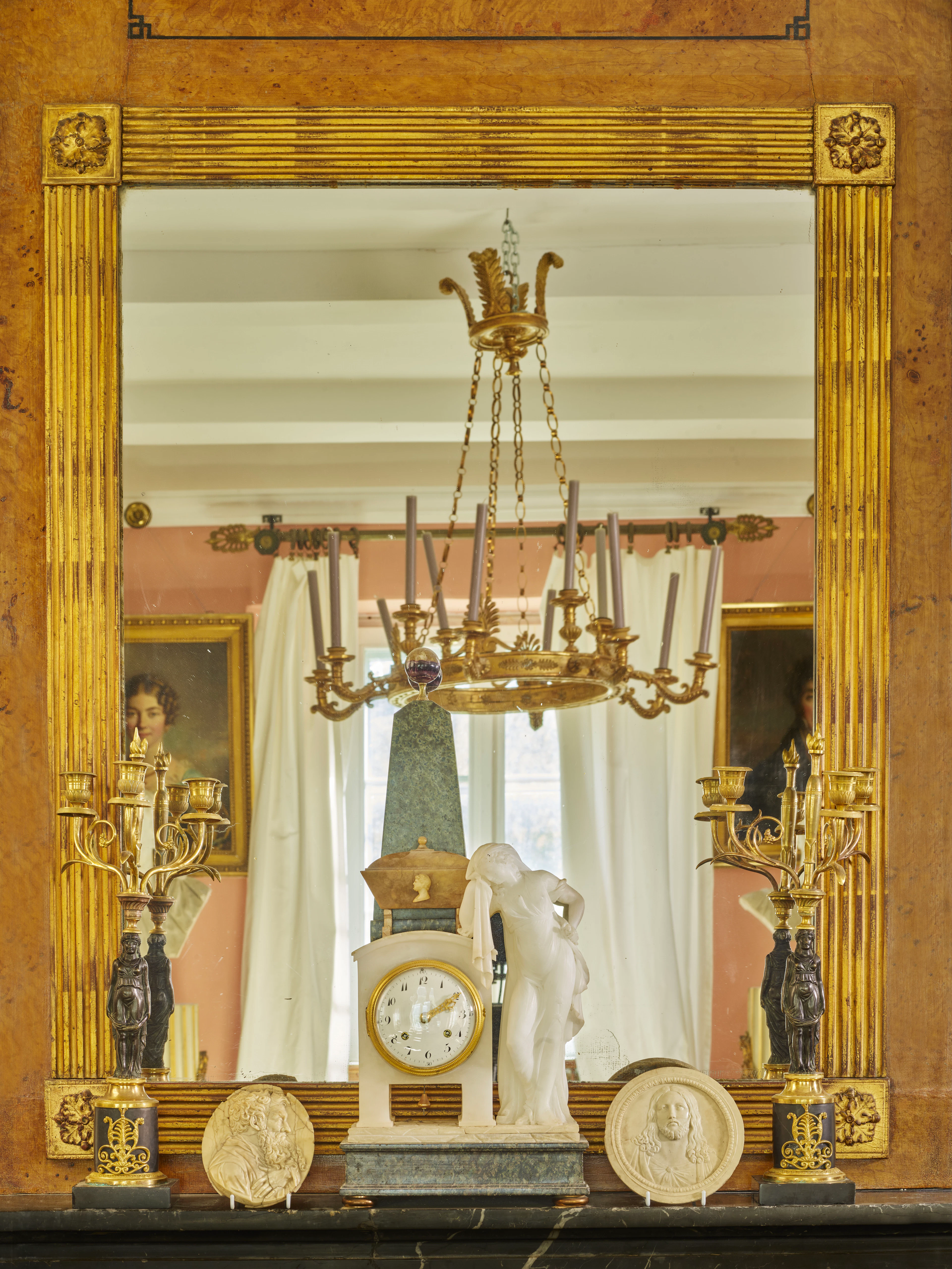 PENDULE NEUCHÂTELOISE D'ÉPOQUE NÉOCLASSIQUE