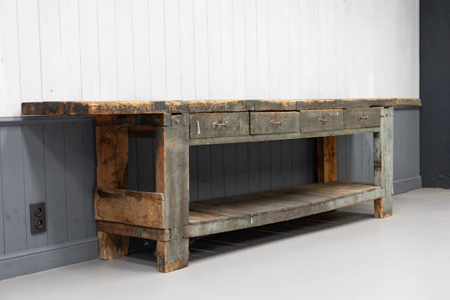 Workshop workbench No reserve