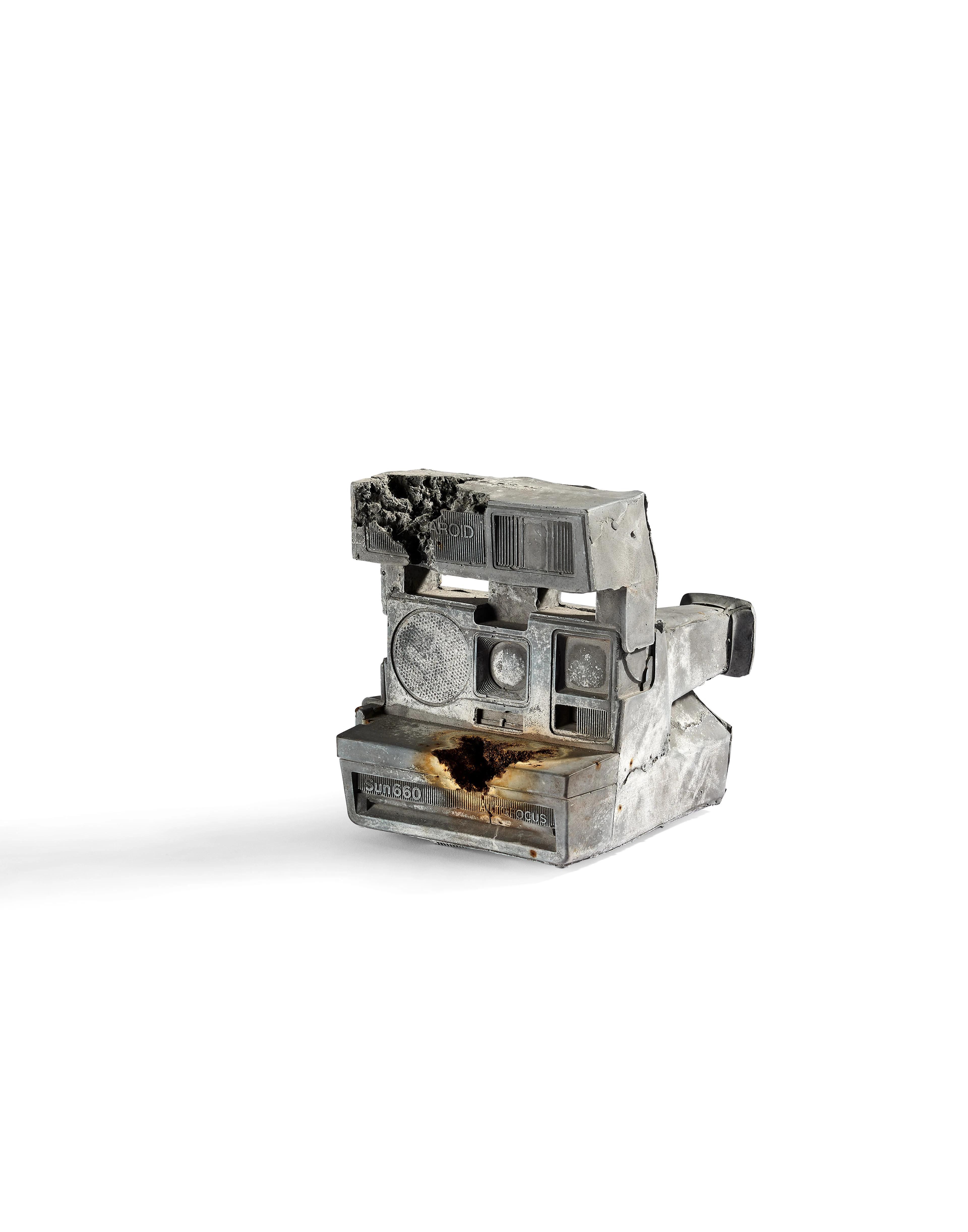 Daniel ARSHAM Américain - Né en 1980 Steel Eroded Polaroïd - 2013