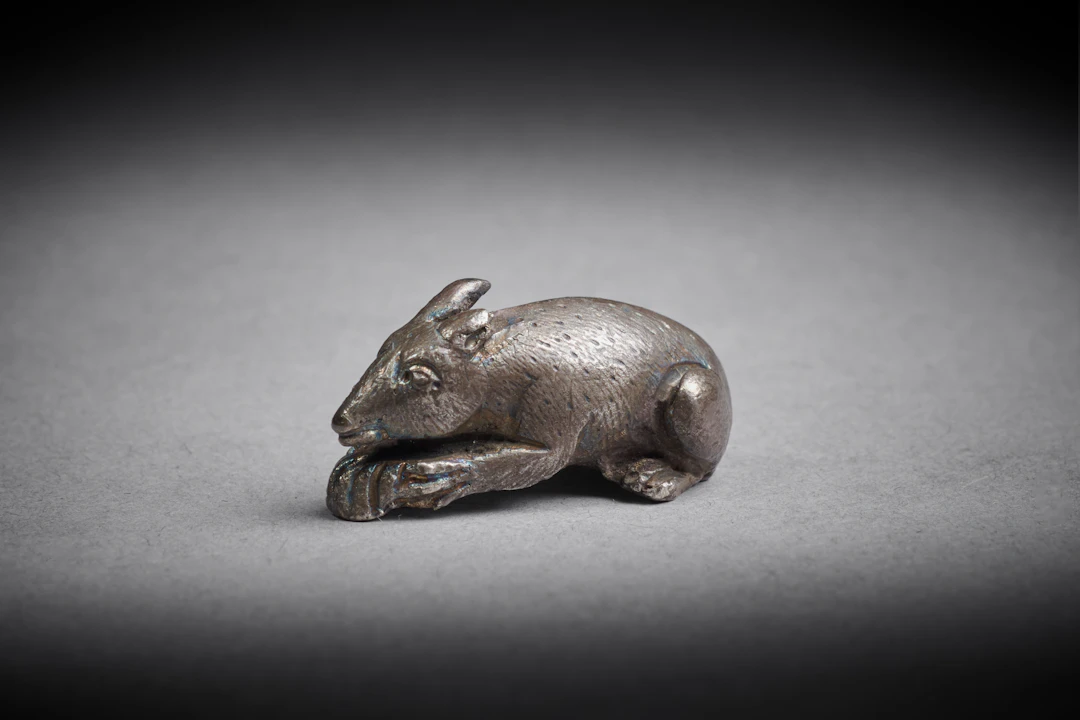 A small Roman silver mouse