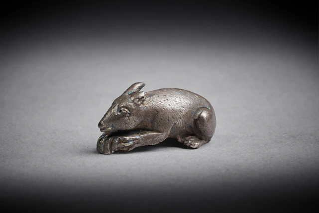 A small Roman silver mouse