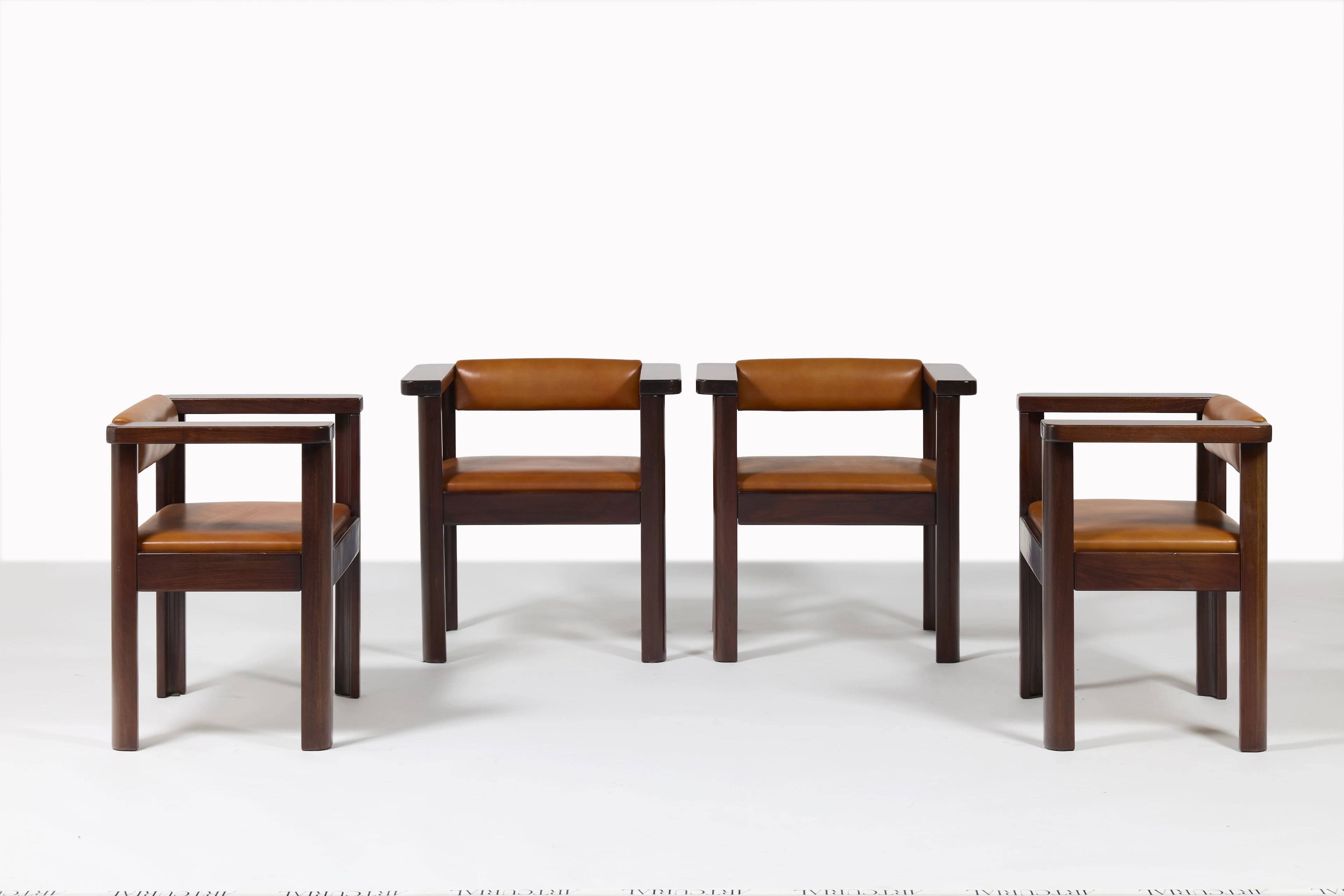 Angelo MANGIAROTTI 1921-2012 Set de quatre fauteuils dit « Idlor » Circa 1960