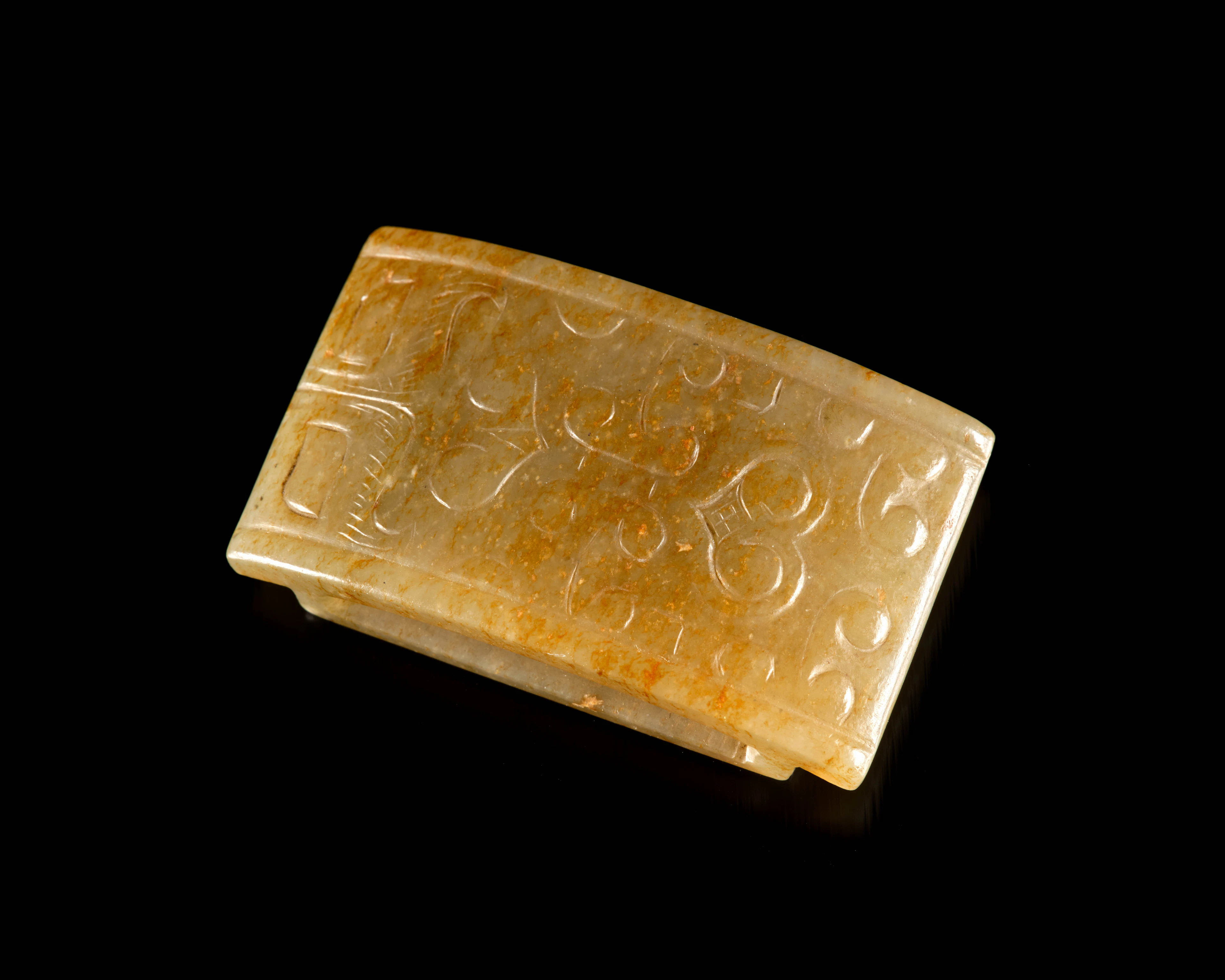 - ATTACHE DE FOURREAU DE SABRE EN JADE, Chine, dynastie Song/Yuan