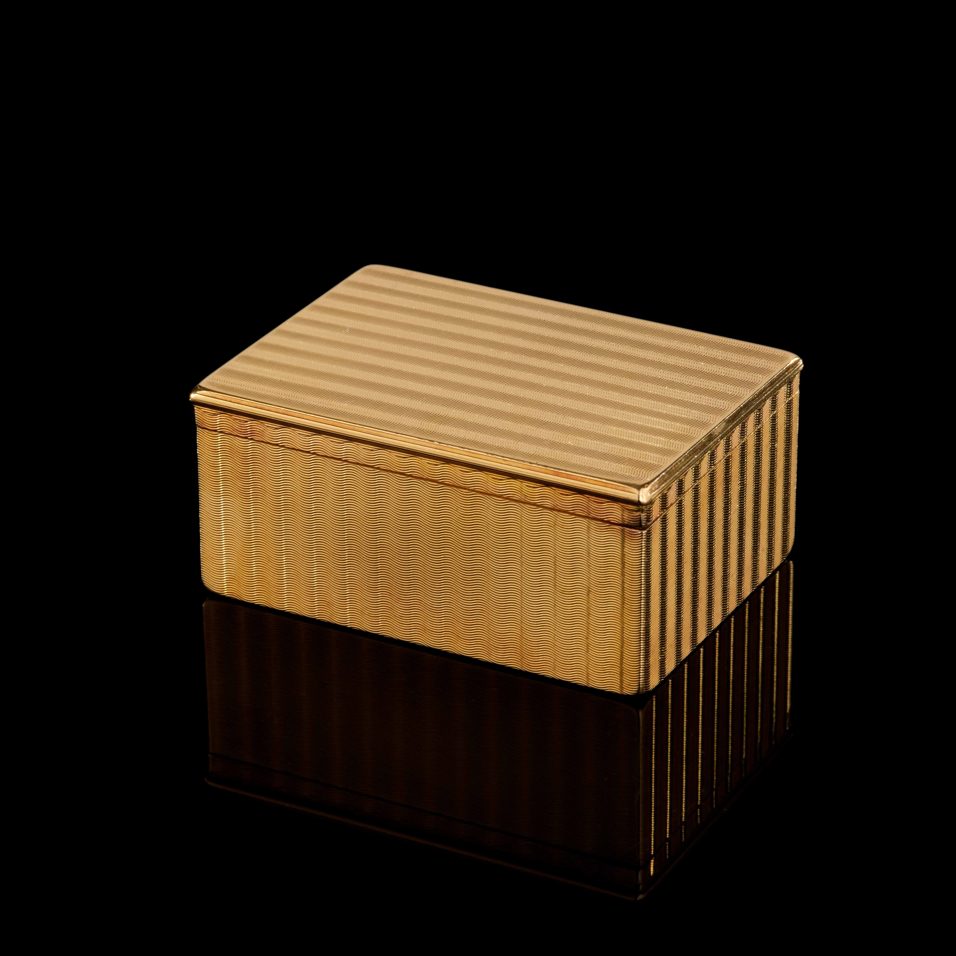 TABATIÈRE RECTANGULAIRE EN OR 18k (750)
