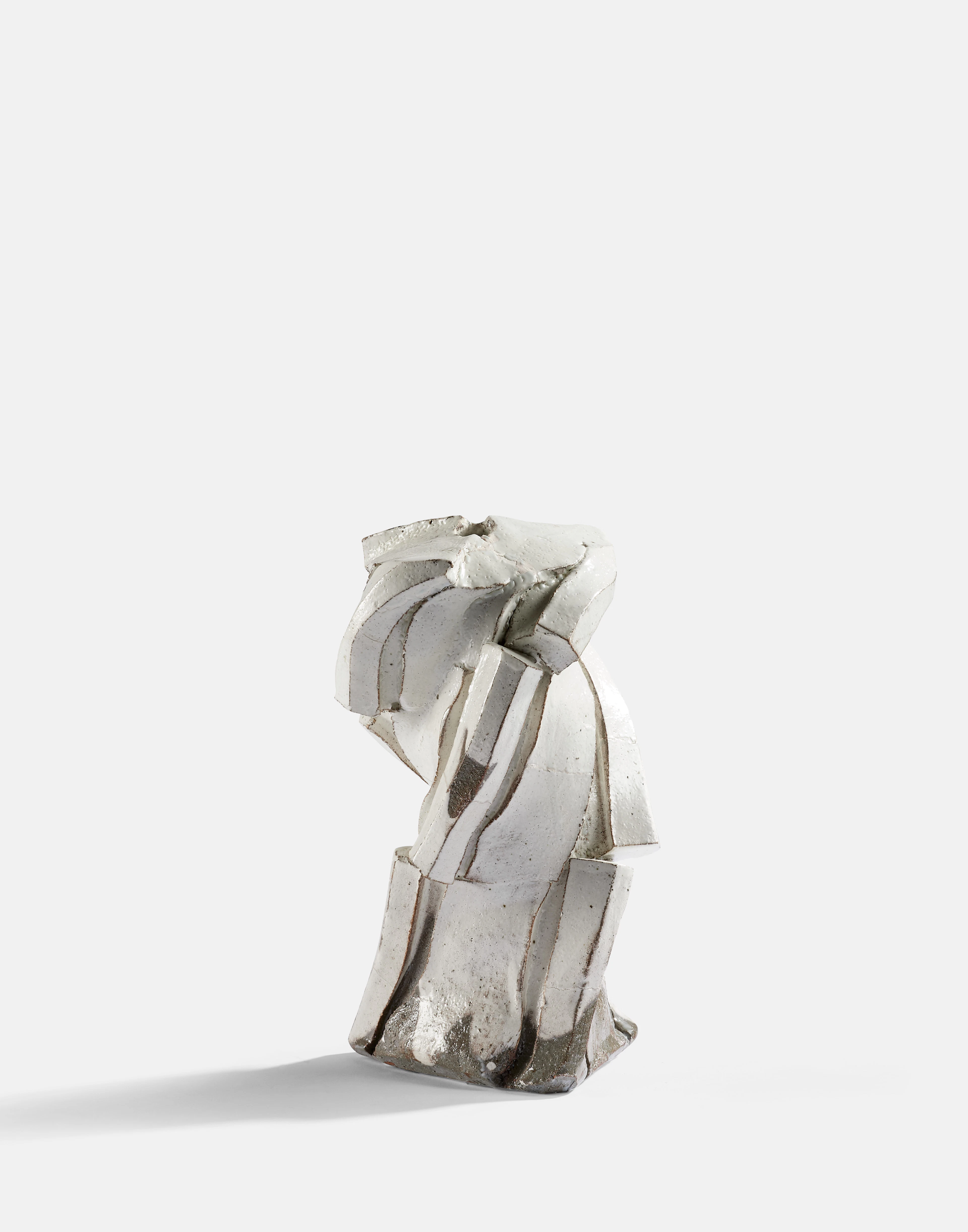 Shozo MICHIKAWA (Japonais - Né en 1953) Vase Kohiki triangle form - 2011