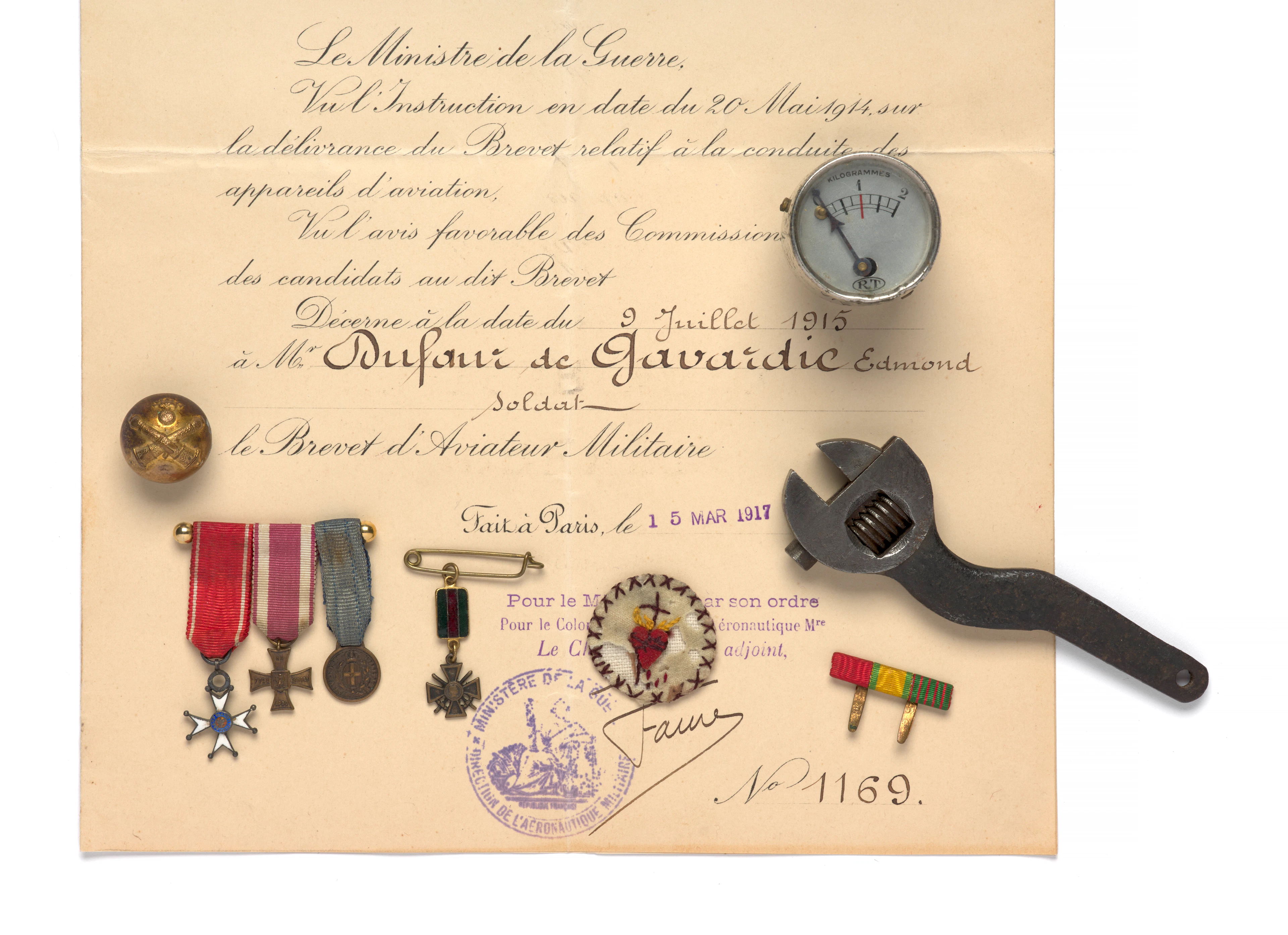 SOUVENIRS ET DÉCORATIONS DU PILOTE EDMOND DE GAVARDIE