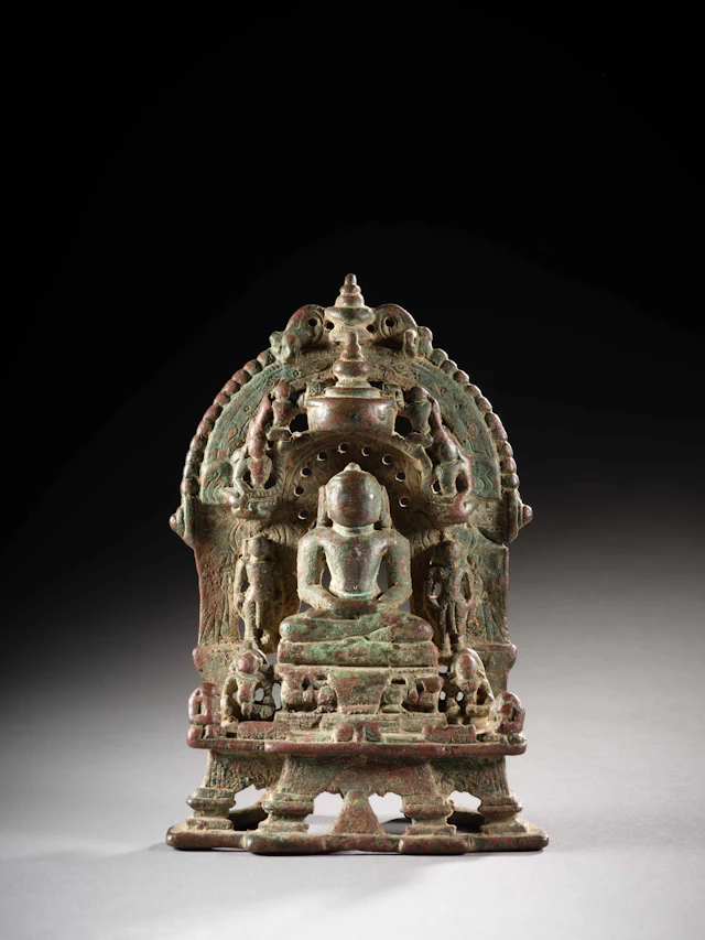 AUTEL JAIN EN BRONZE, Inde de l’Ouest, Gujarat, XVe–XVIe siècle