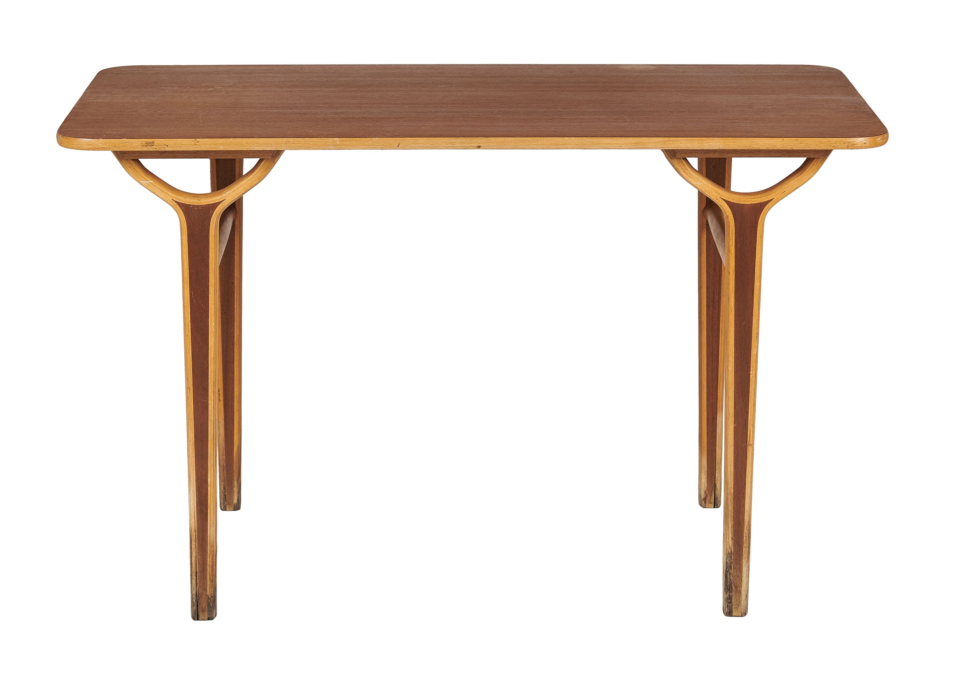 Table modèle 6950 - modèle créé en 1948