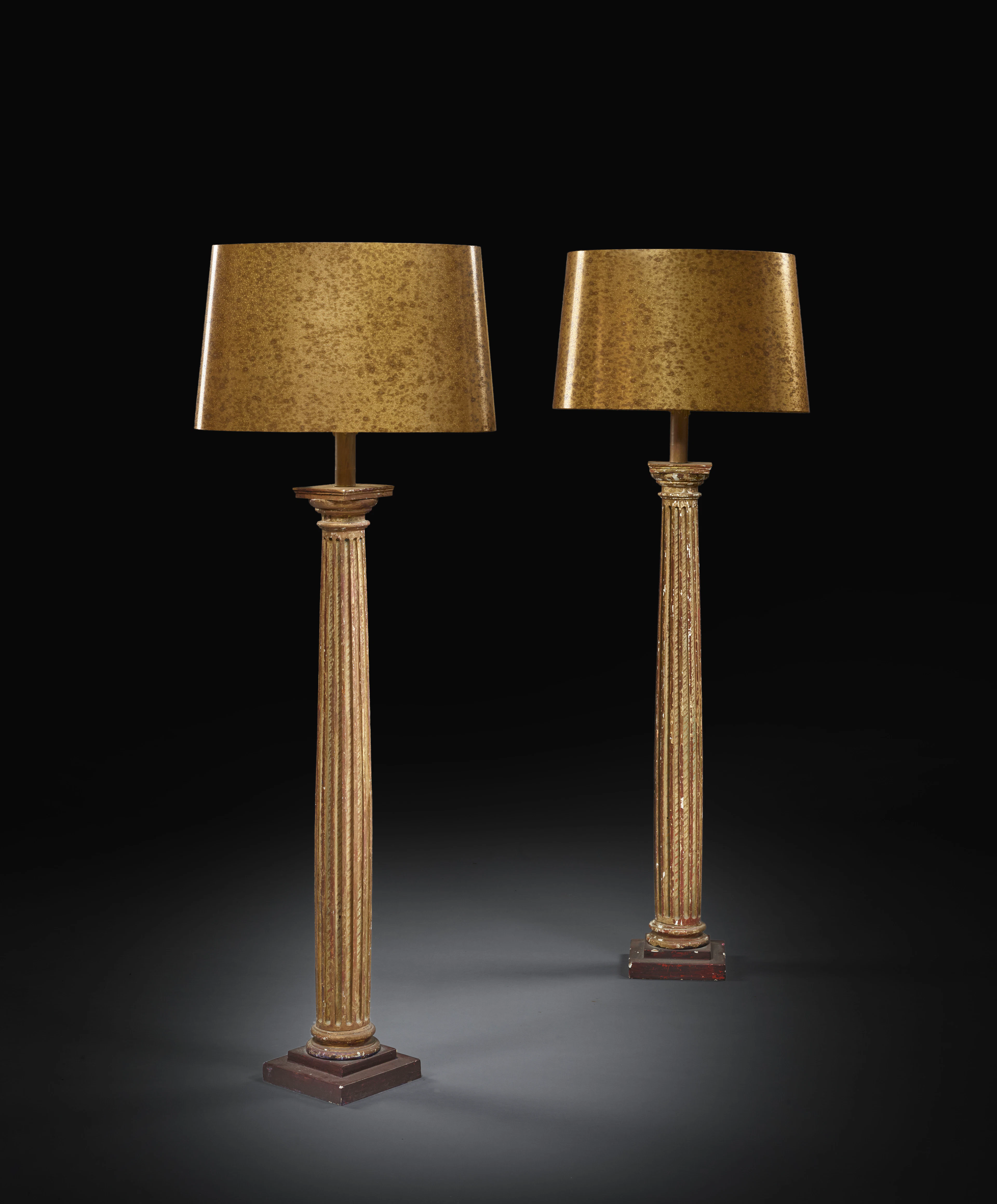 PAIRE DE LAMPADAIRES, TRAVAIL MODERNE