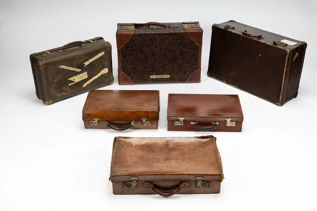 Vintage suitcases No reserve