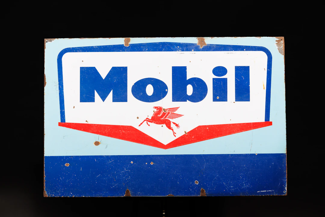 Mobil – Enamelled sign No reserve