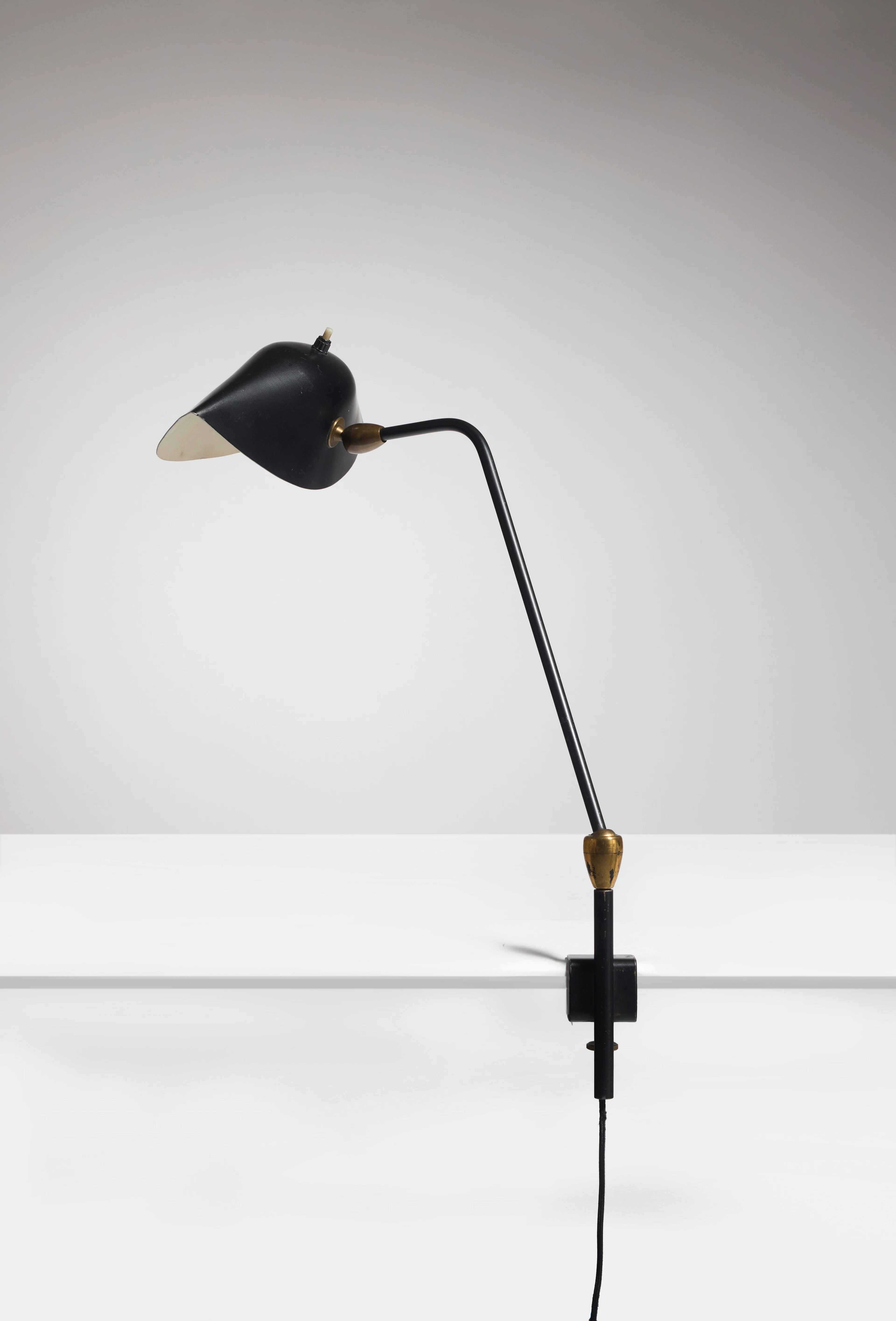 Serge MOUILLE 1922-1988 Lampe «Agrafée deux rotules» – 1958