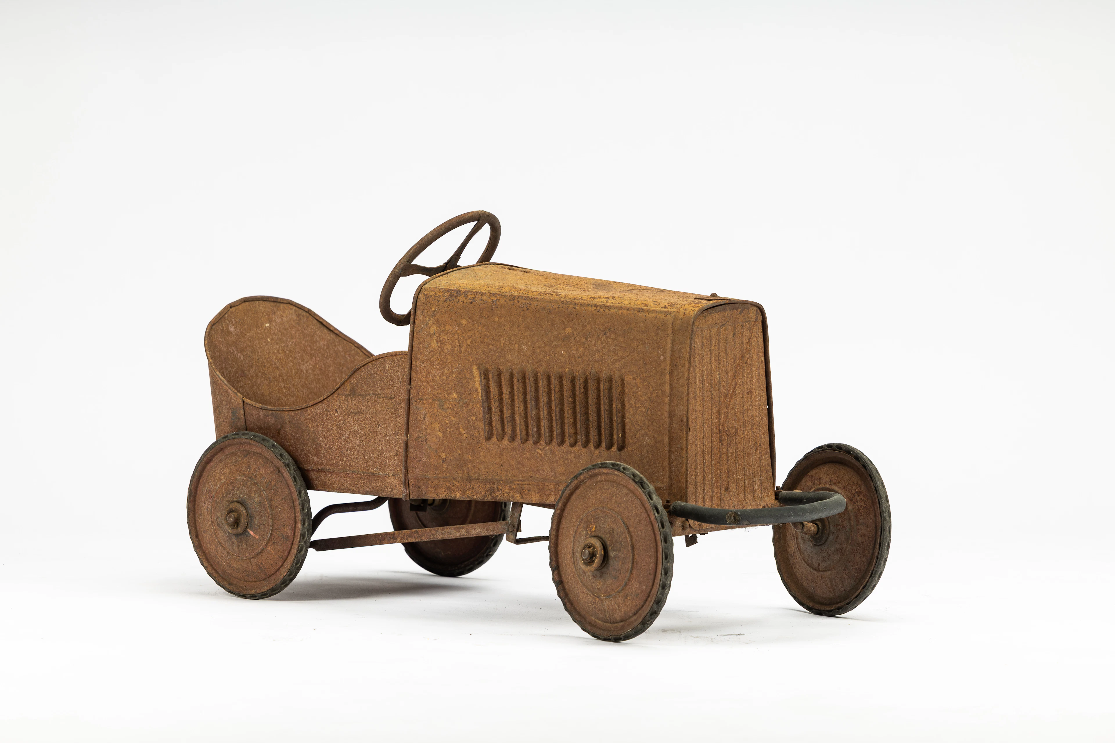 Children's pedal car No reserve