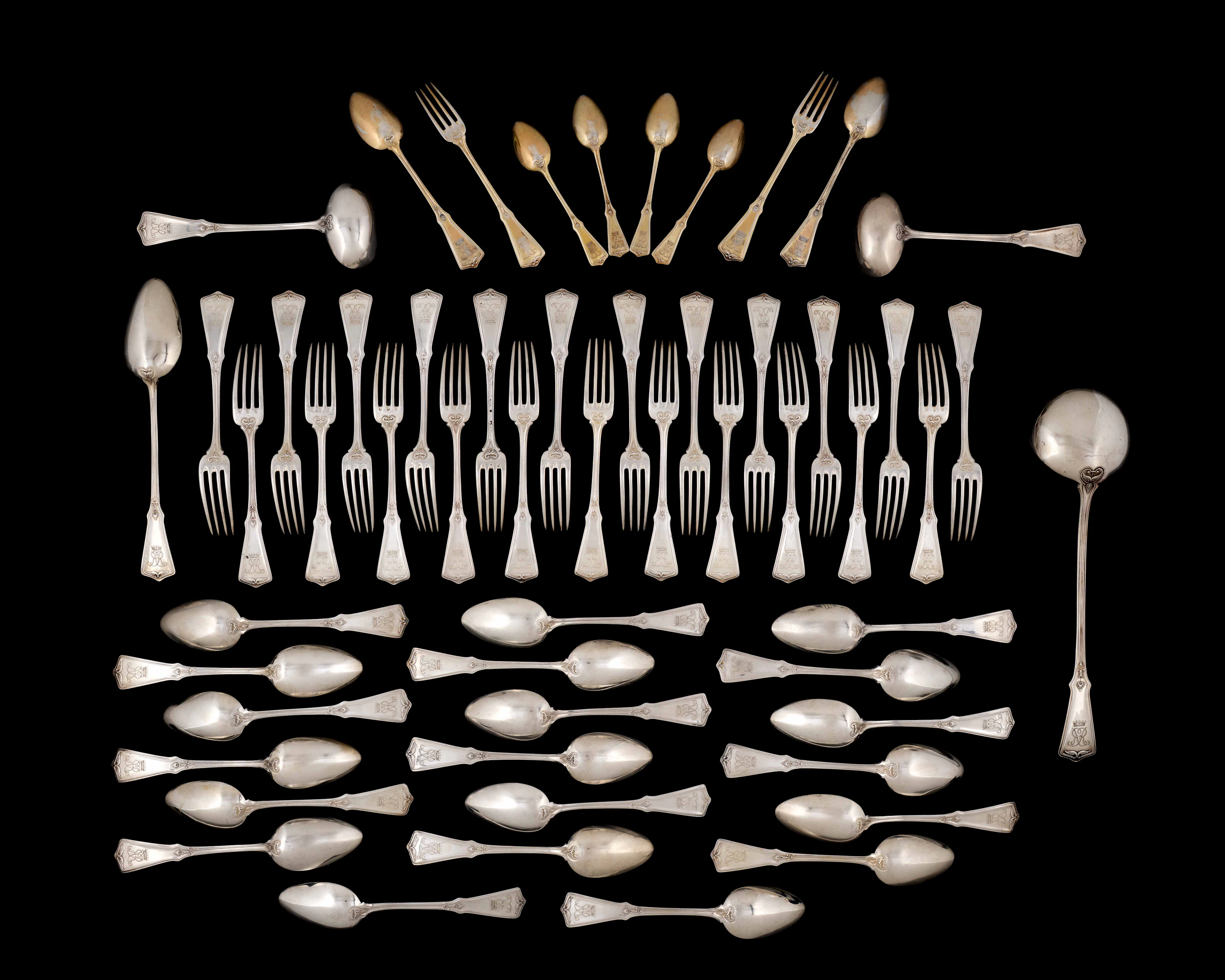 PARTIE DE MÉNAGÈRE EN ARGENT ET VERMEIL