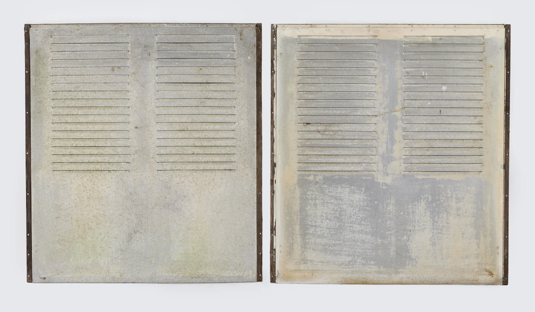 Jean Prouvé 1901-1984 Ensemble de huit volets en aluminium provenant