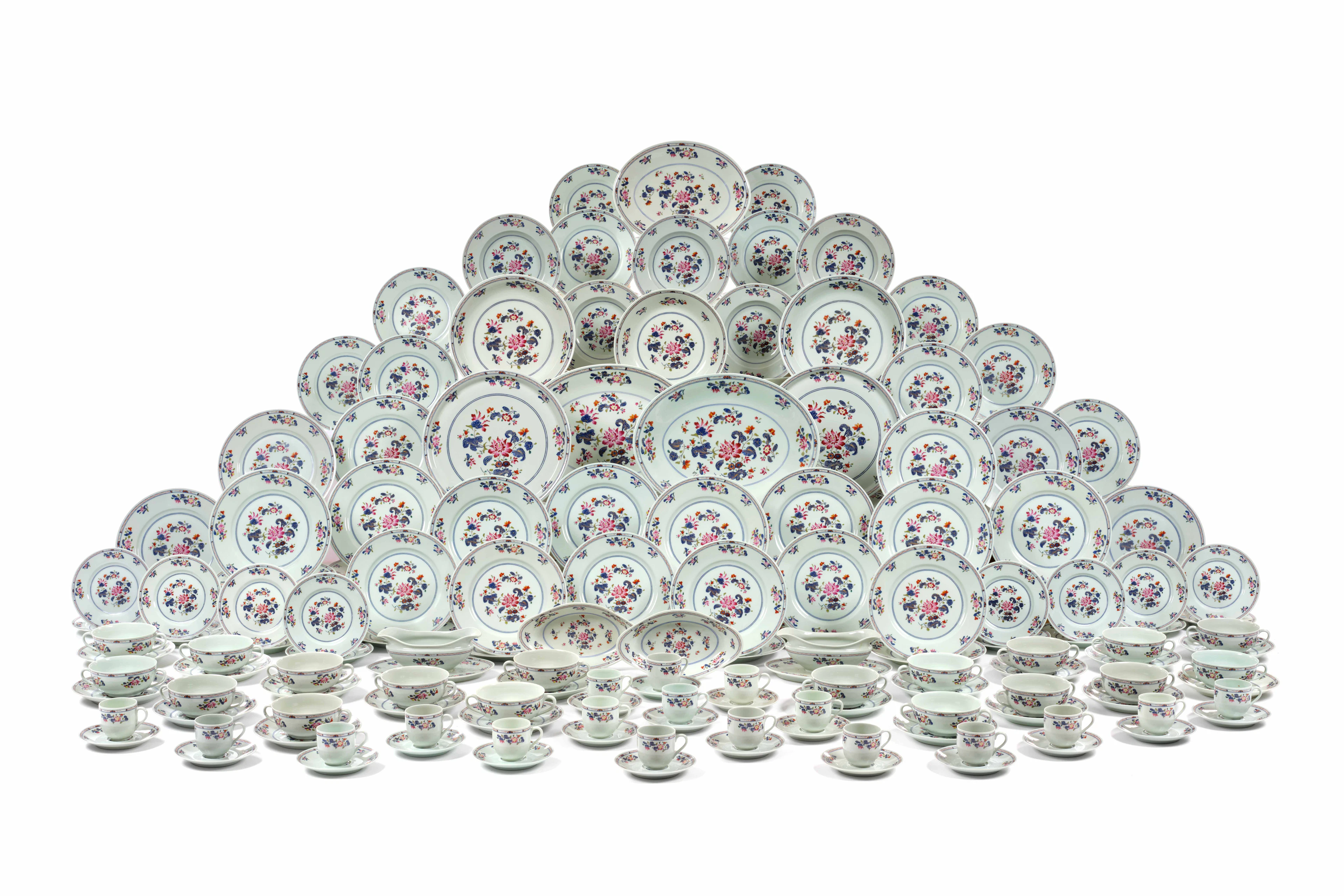 PARTIE DE SERVICE EN PORCELAINE DE LIMOGES RAYNAUD & CO ET PUIFORCAT