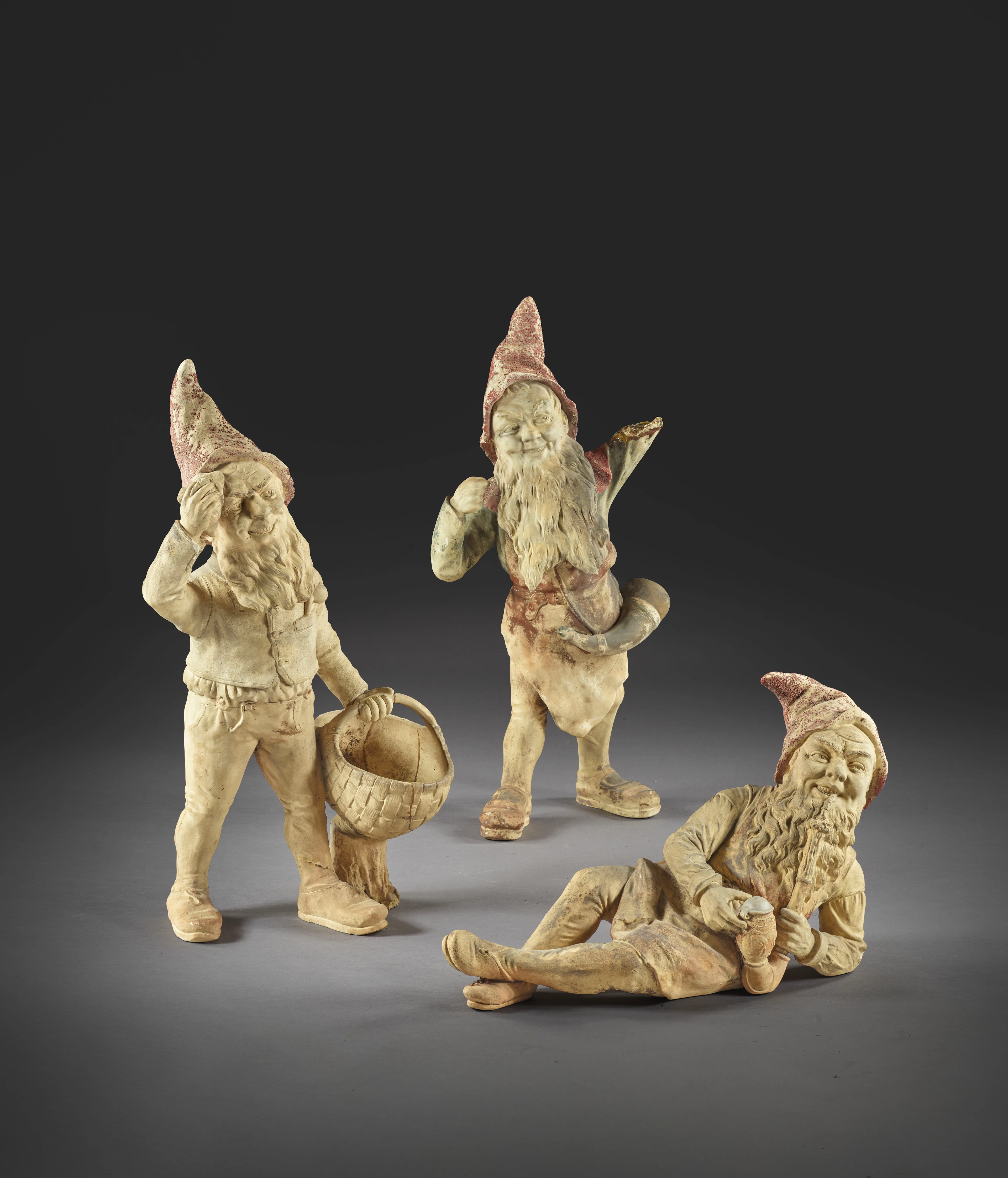 ENSEMBLE DE QUATRE NAINS DE JARDIN, TCHÉCOSLOVAQUIE, XXe SIÈCLE
