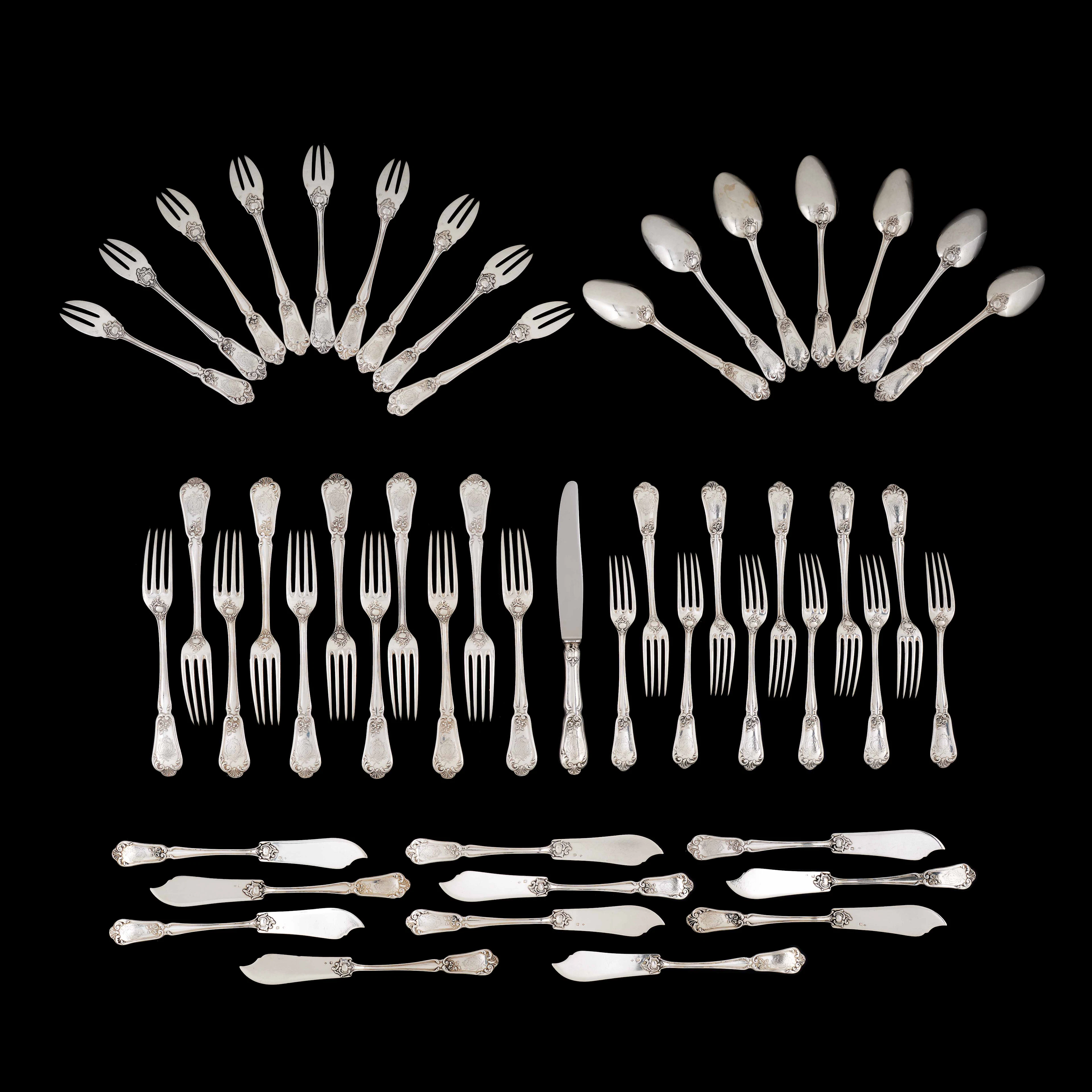 PARTIE DE MÉNAGÈRE EN ARGENT DE STYLE LOUIS XV