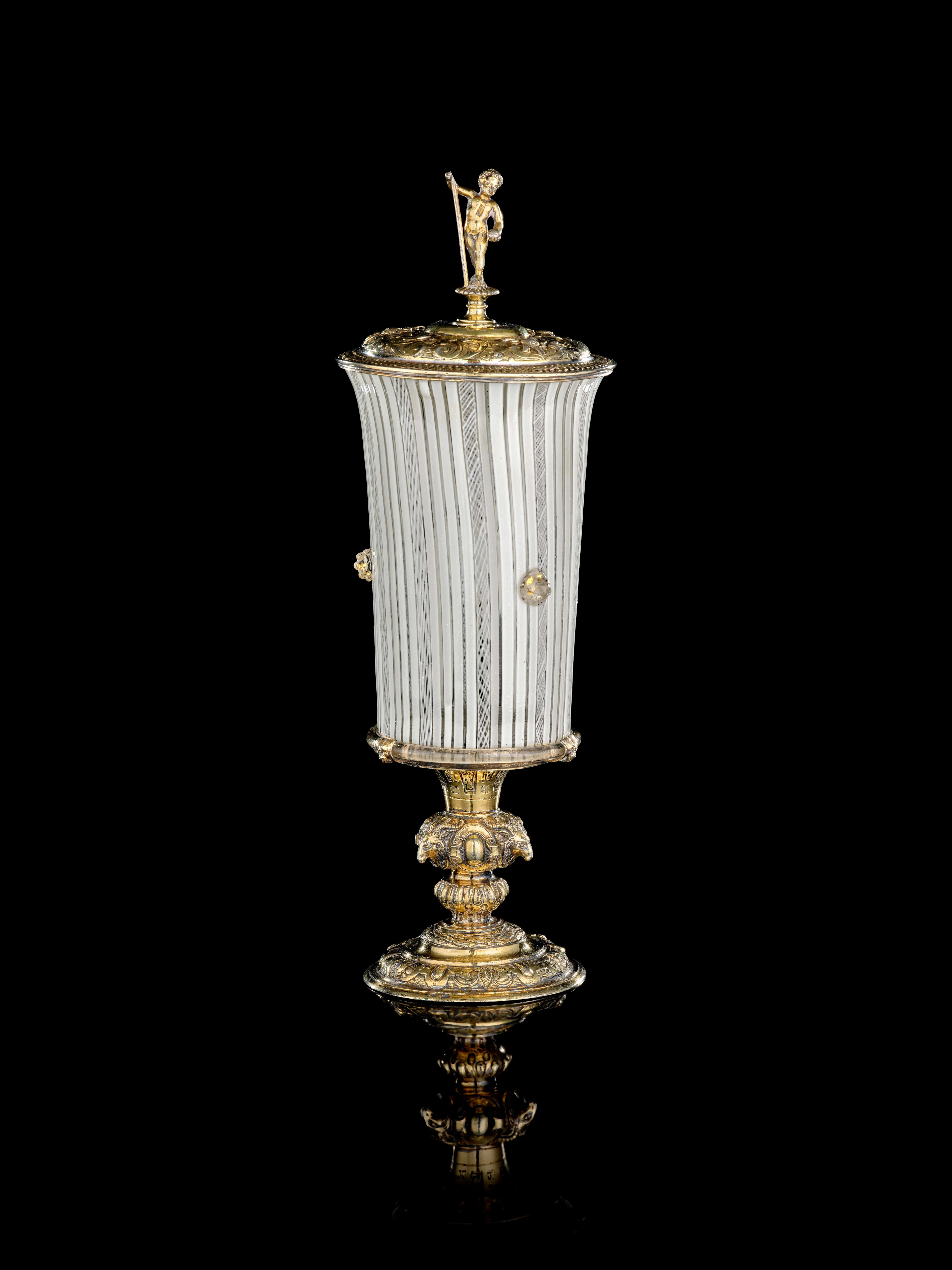 COUPE COUVERTE EN VERRE FILÉ DE VENISE MONTÉE EN VERMEIL