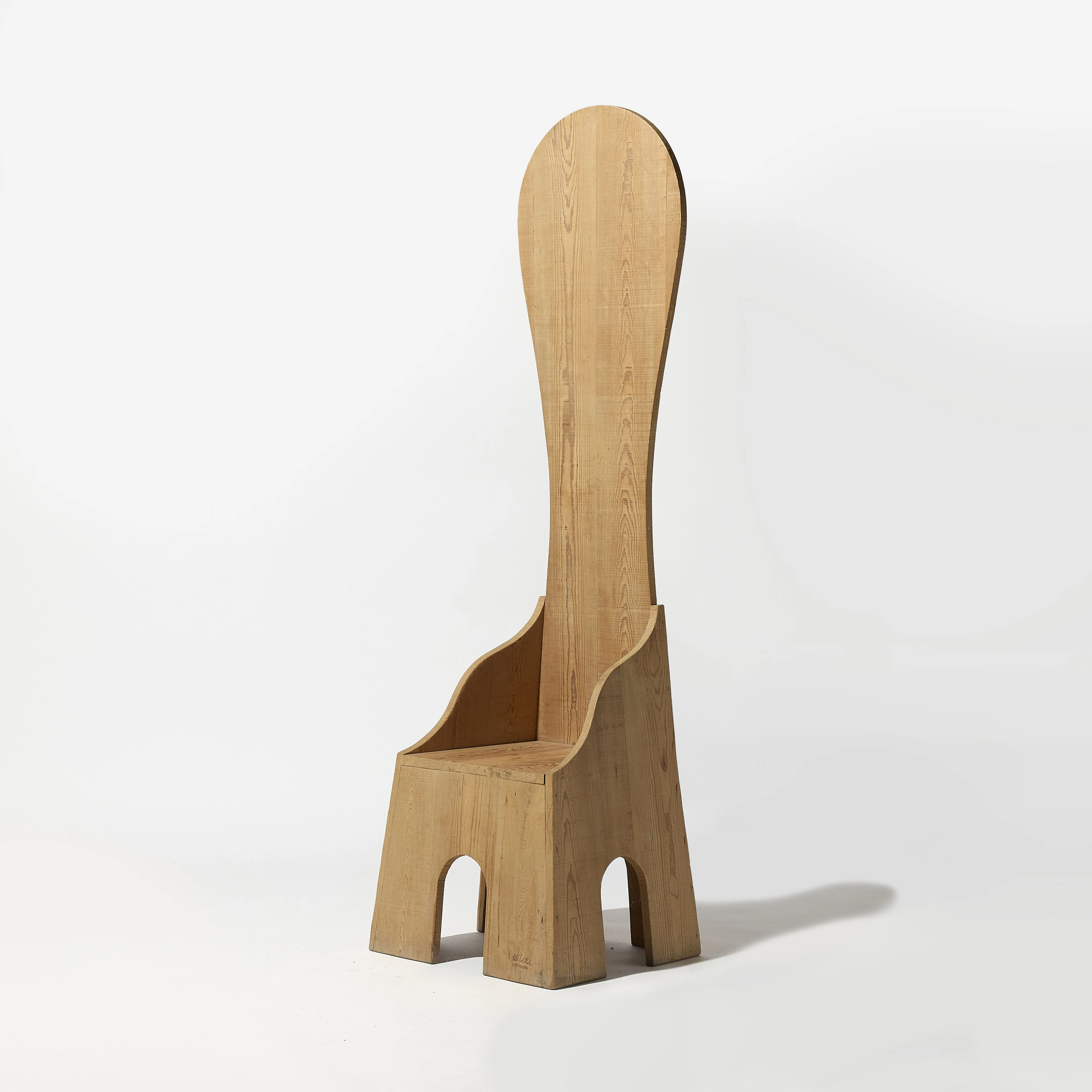 Mario CEROLI Né en 1938 Chaise haute de la série « Mobili nella Valle » – 1972