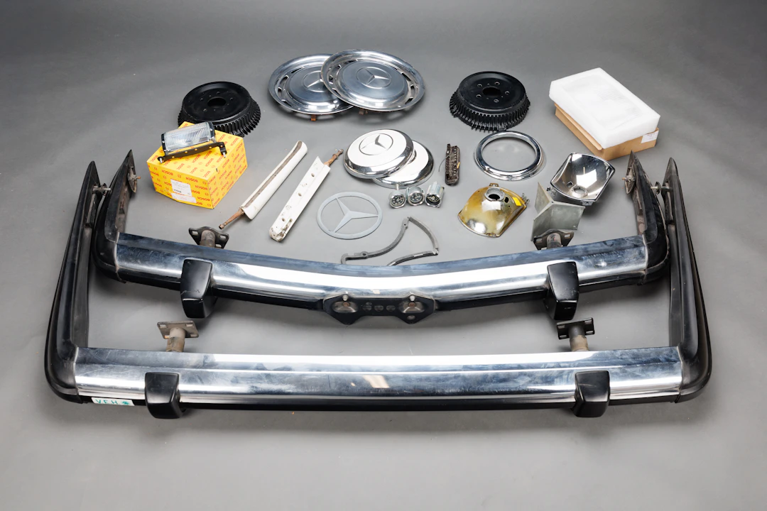 Mercedes-Benz – Spare parts No reserve